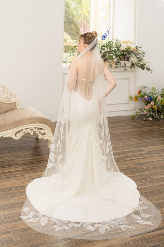 Floral Lace Wedding Veil (#AMABELLA) - Dream Dresses by P.M.N.