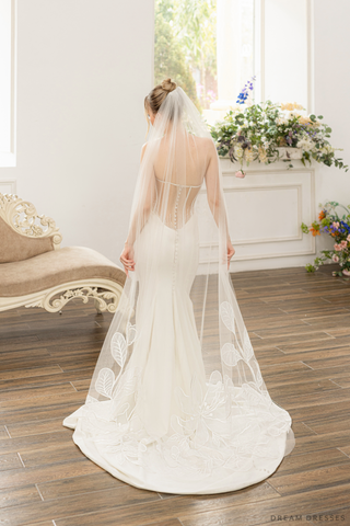 Bridal Veil with Large Floral Lace (#ISABELLE)