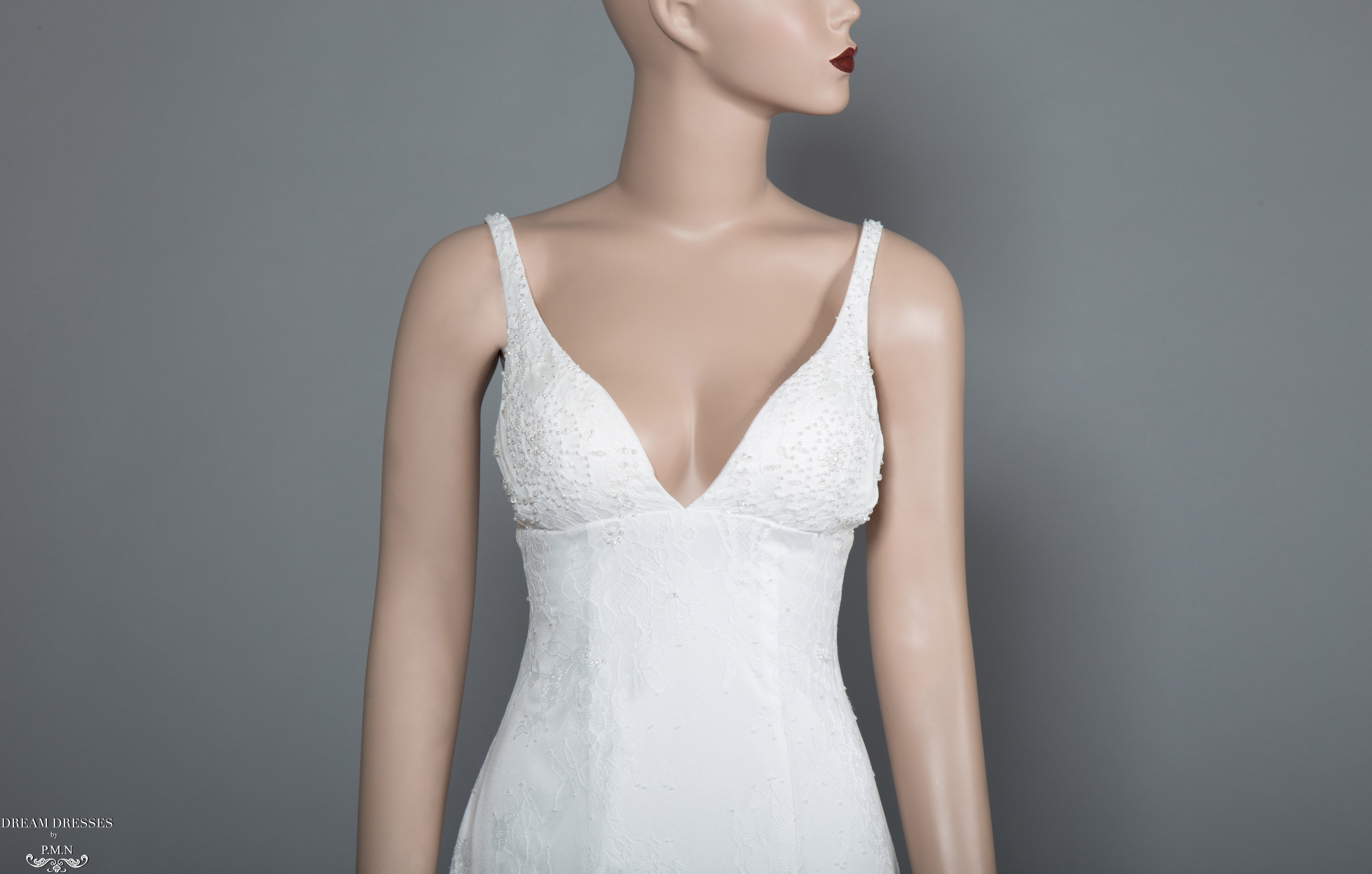 Chantilly Lace Wedding Dress (#Giselle)