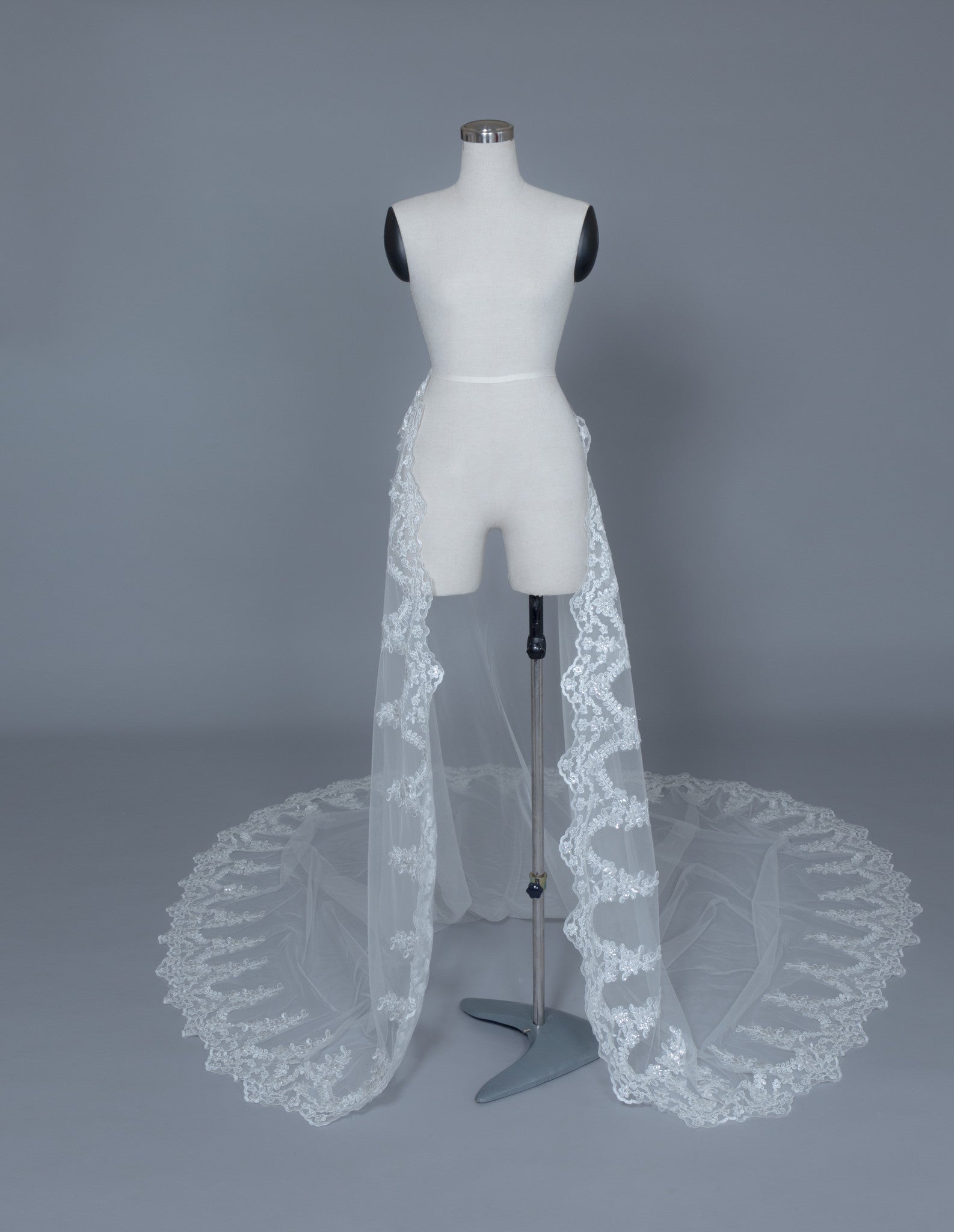 Detachable Lace Bridal Train (#Kallista) - Dream Dresses by P.M.N
- 1