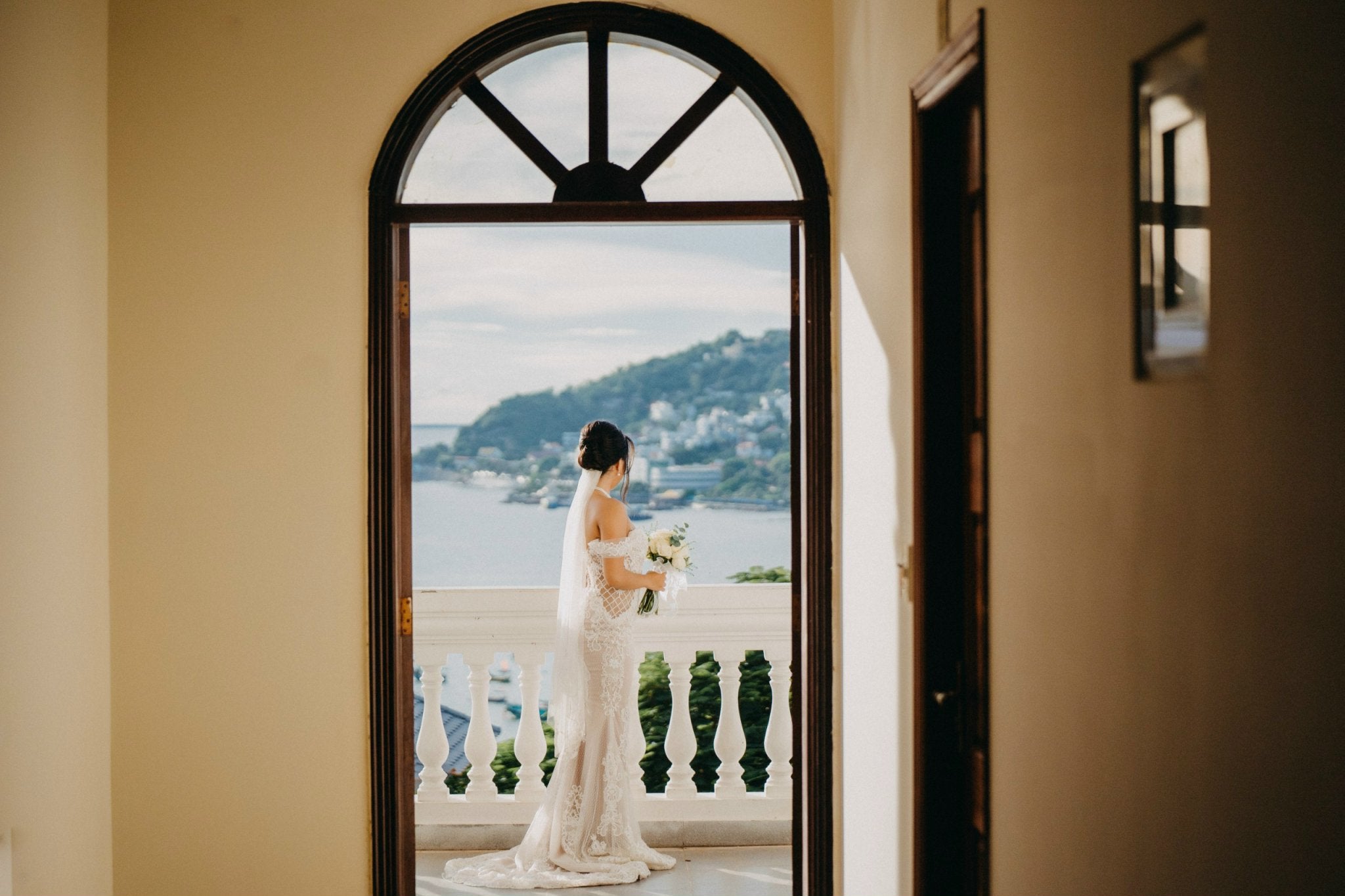 BRIDAL BEACH HEAVEN