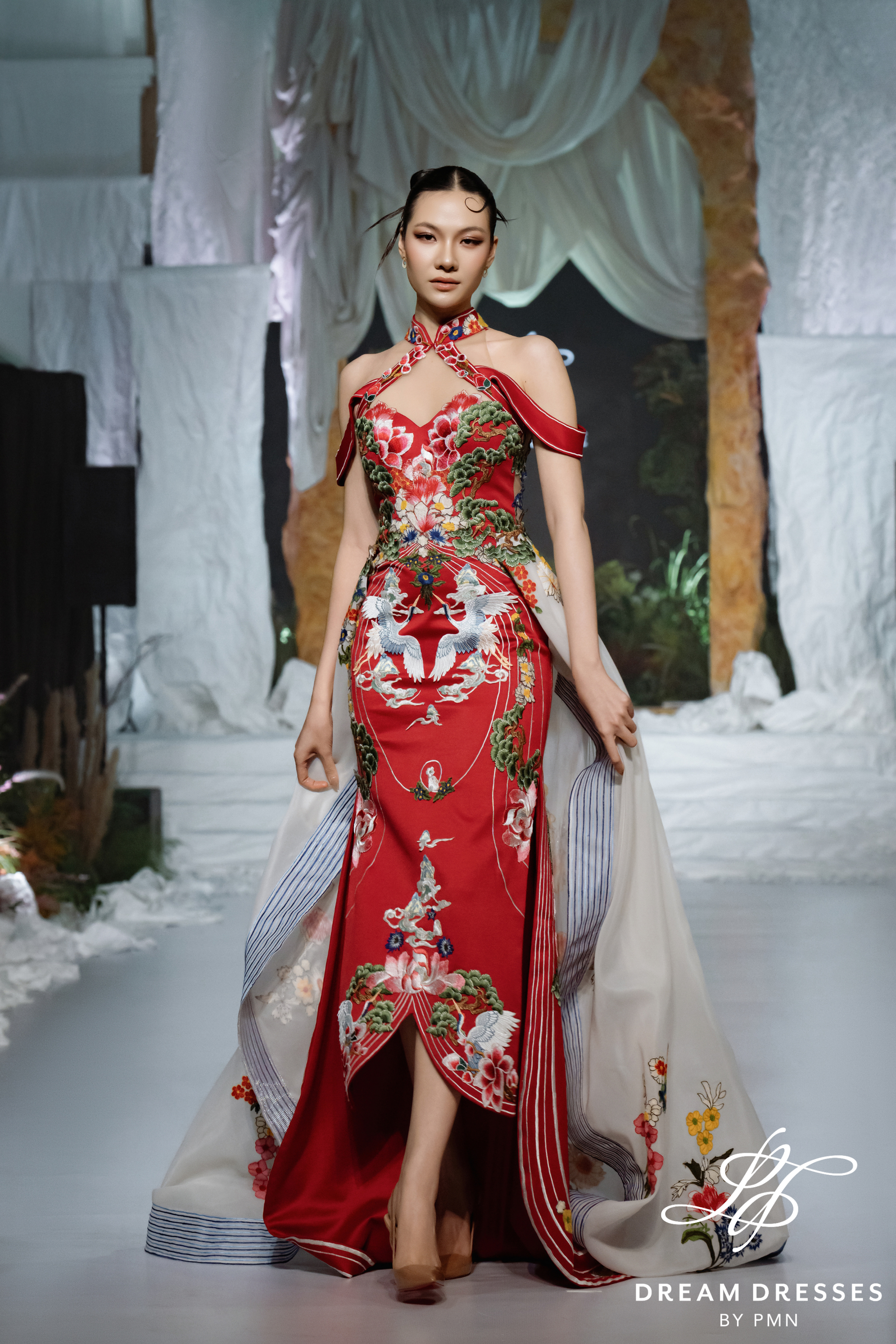 Sườn xám cô dâu hiện đại màu đỏ (#QIN)
