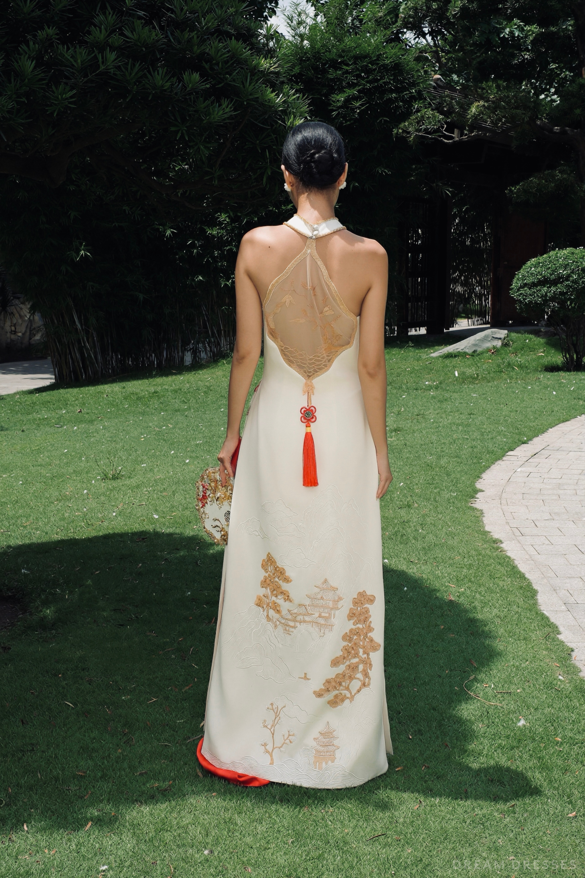 White Bridal Embroidery Ao Dai | Modern Vietnamese Bridal Dress (#YULAN)