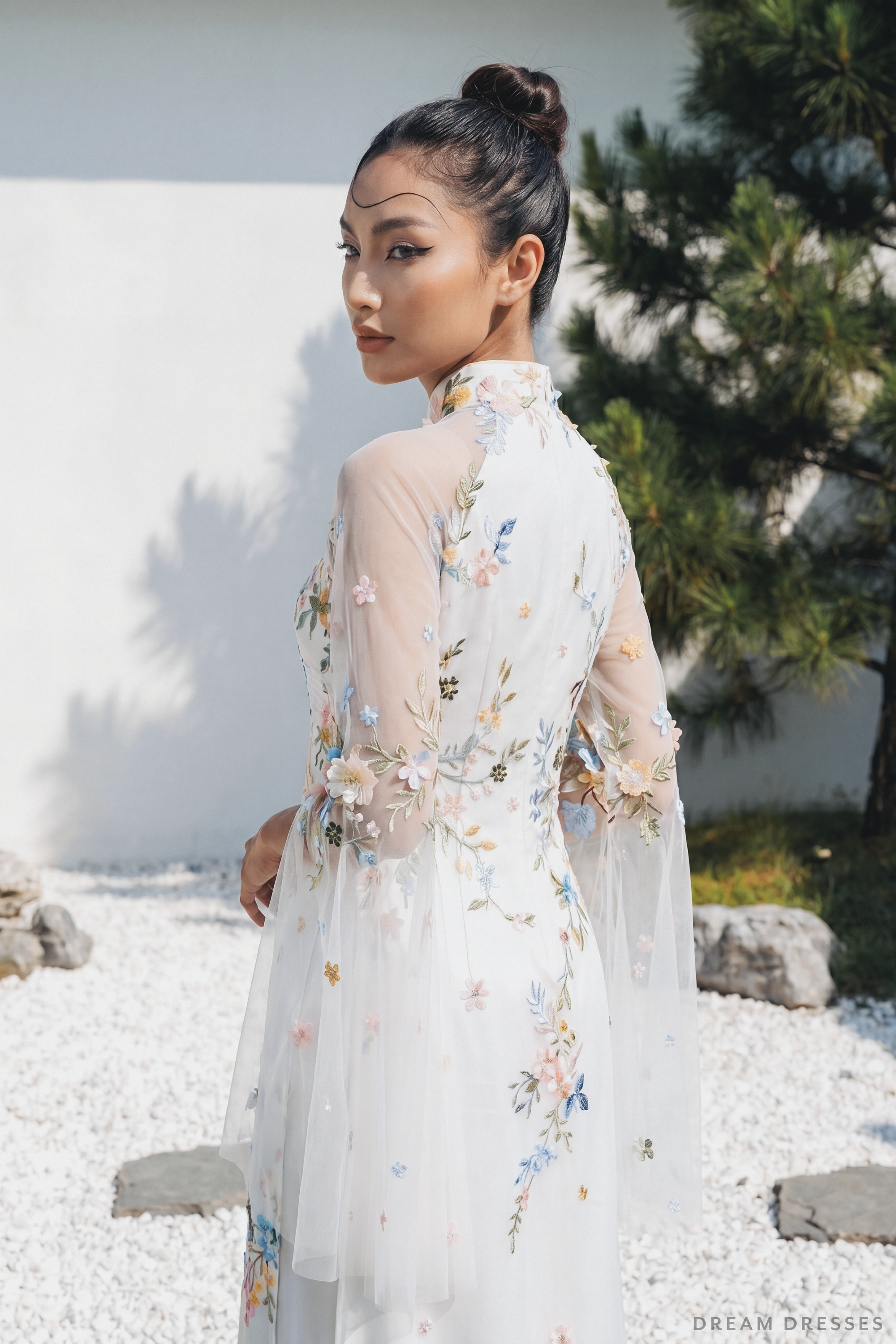 White Bridal Ao Dai with Colorful Embroidery (#XUAN)