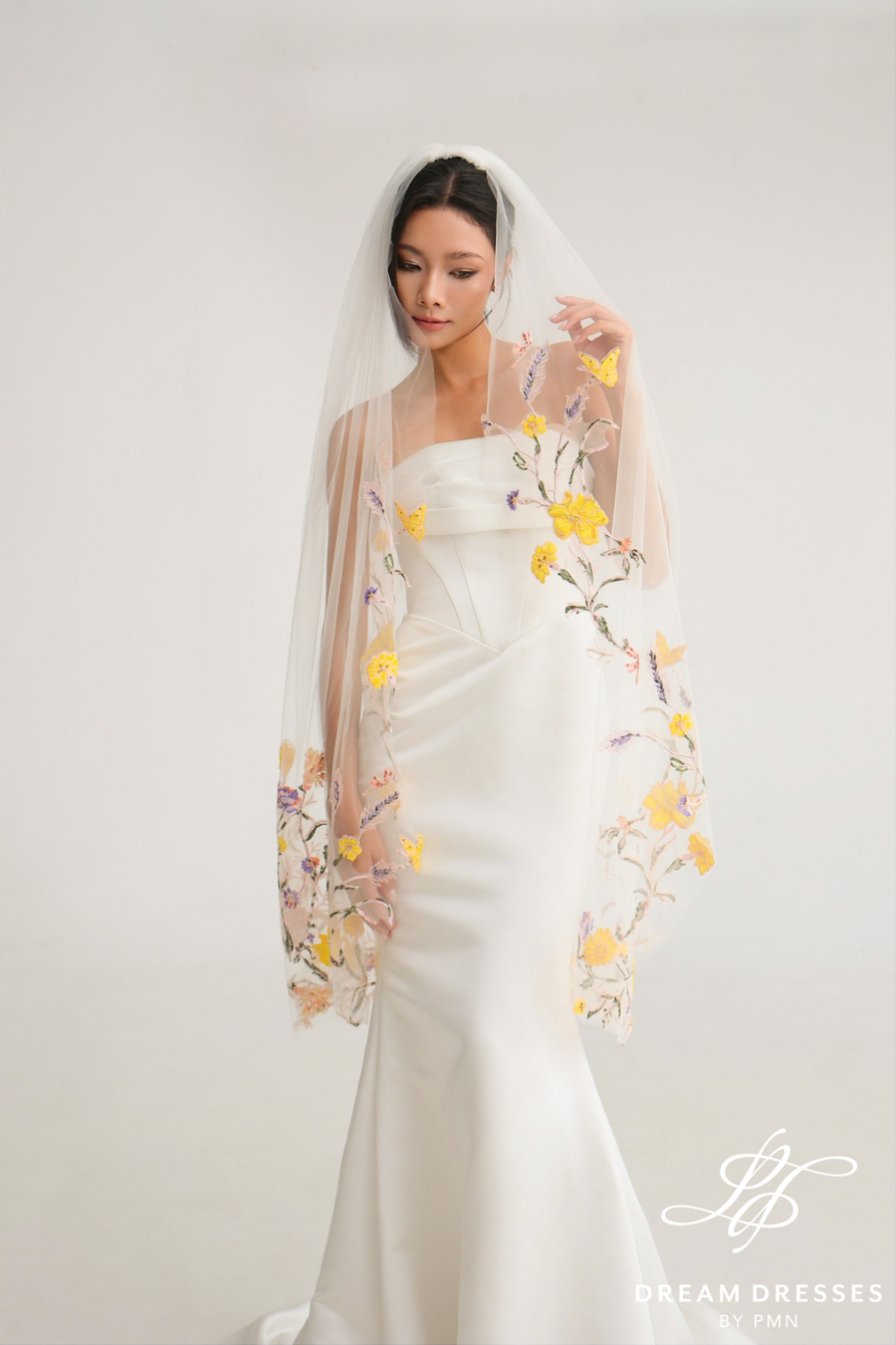 Fingertip Length Veil with Floral Lace (#LYRA)