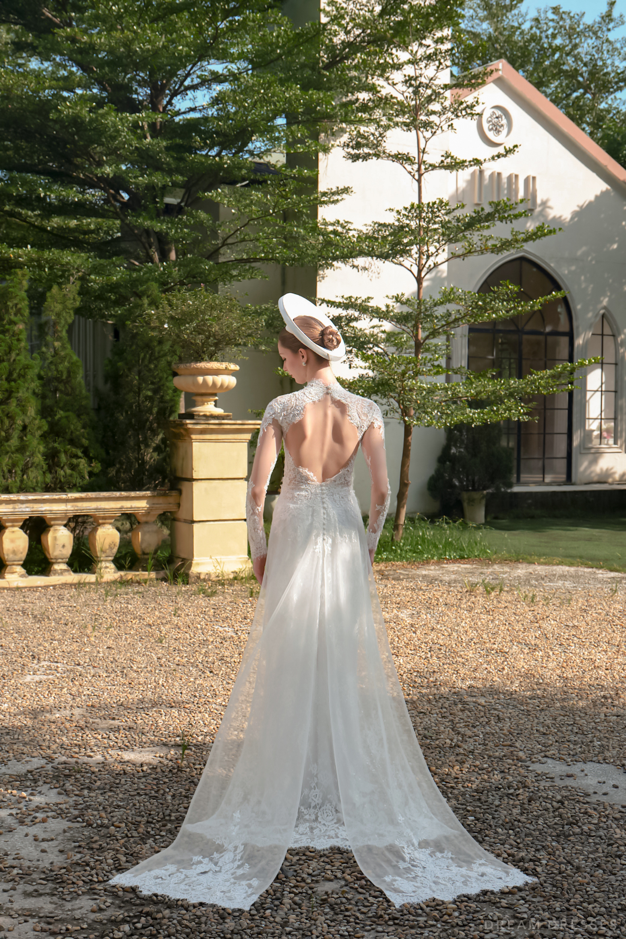 White Bridal Ao Dai | Modern Vietnamese Bridal Dress with French Lace (#AMBERLY)