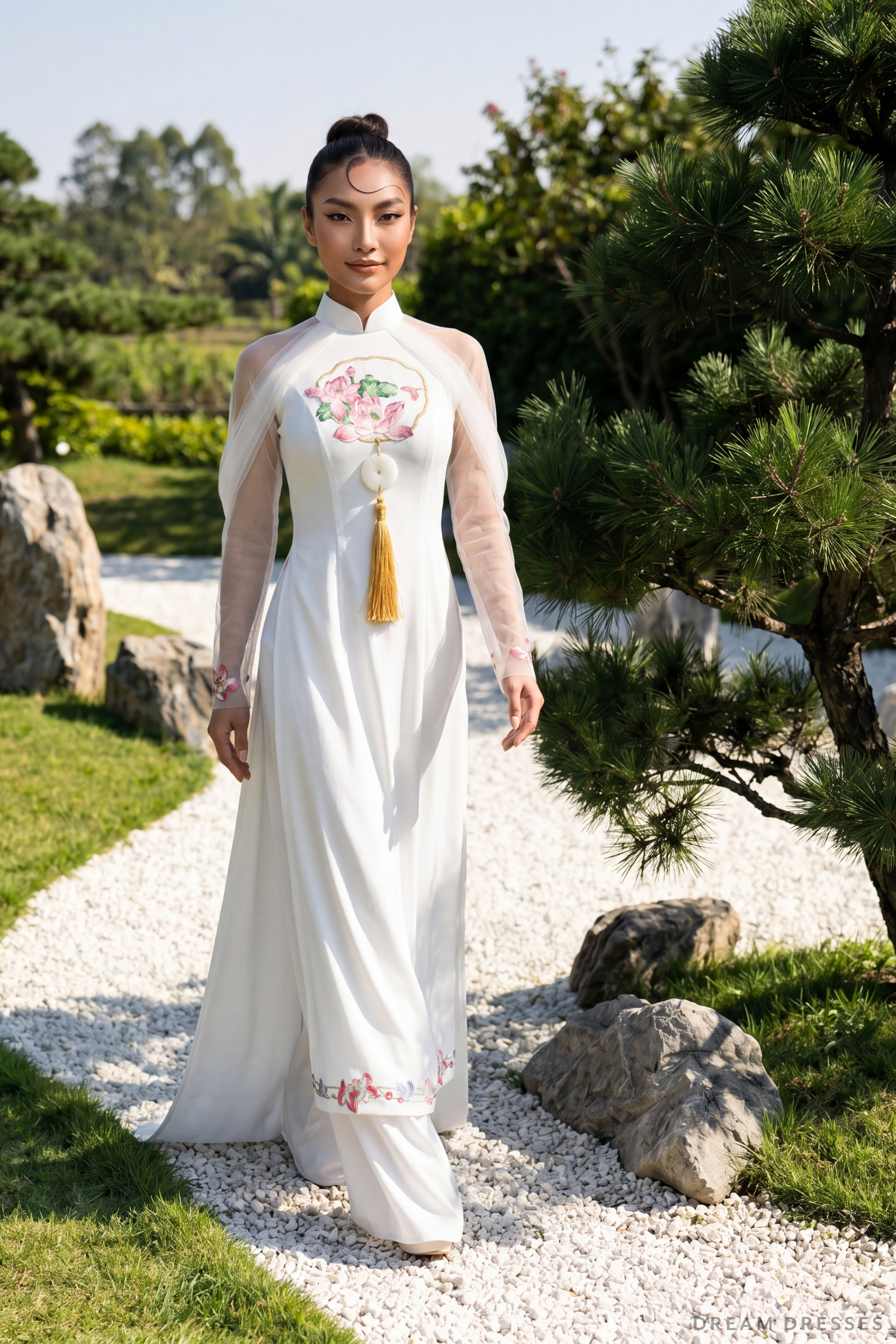 White Bridal Embroidery Ao Dai | Modern Vietnamese Bridal Dress (#REGINYA)