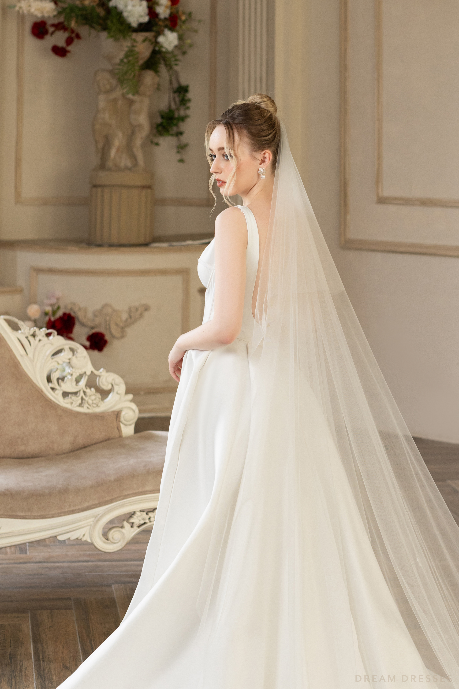 Couture Bridal Veil with Floral Lace (#DIANDRA) - Dream Dresses by P.M.N.