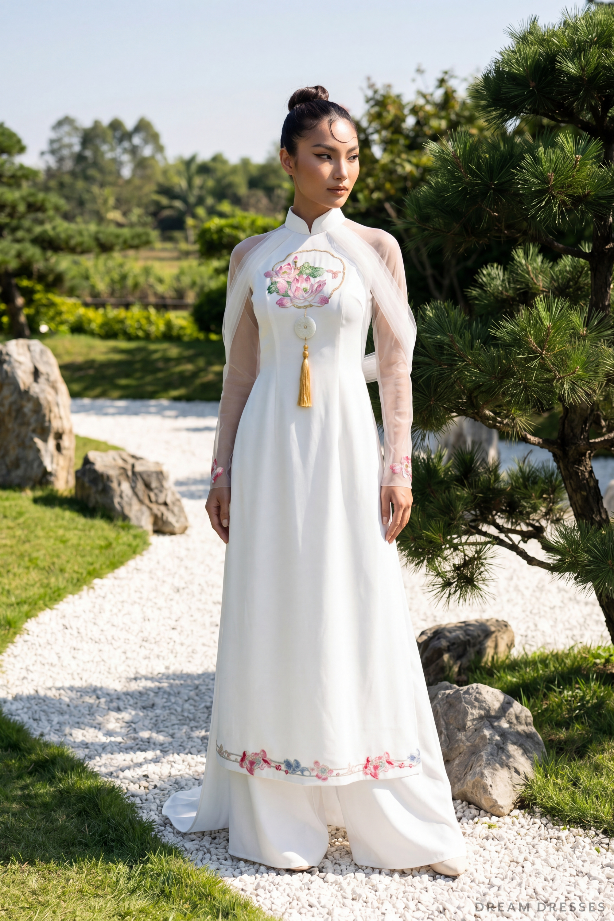 White Bridal Embroidery Ao Dai | Modern Vietnamese Bridal Dress (#REGINYA)