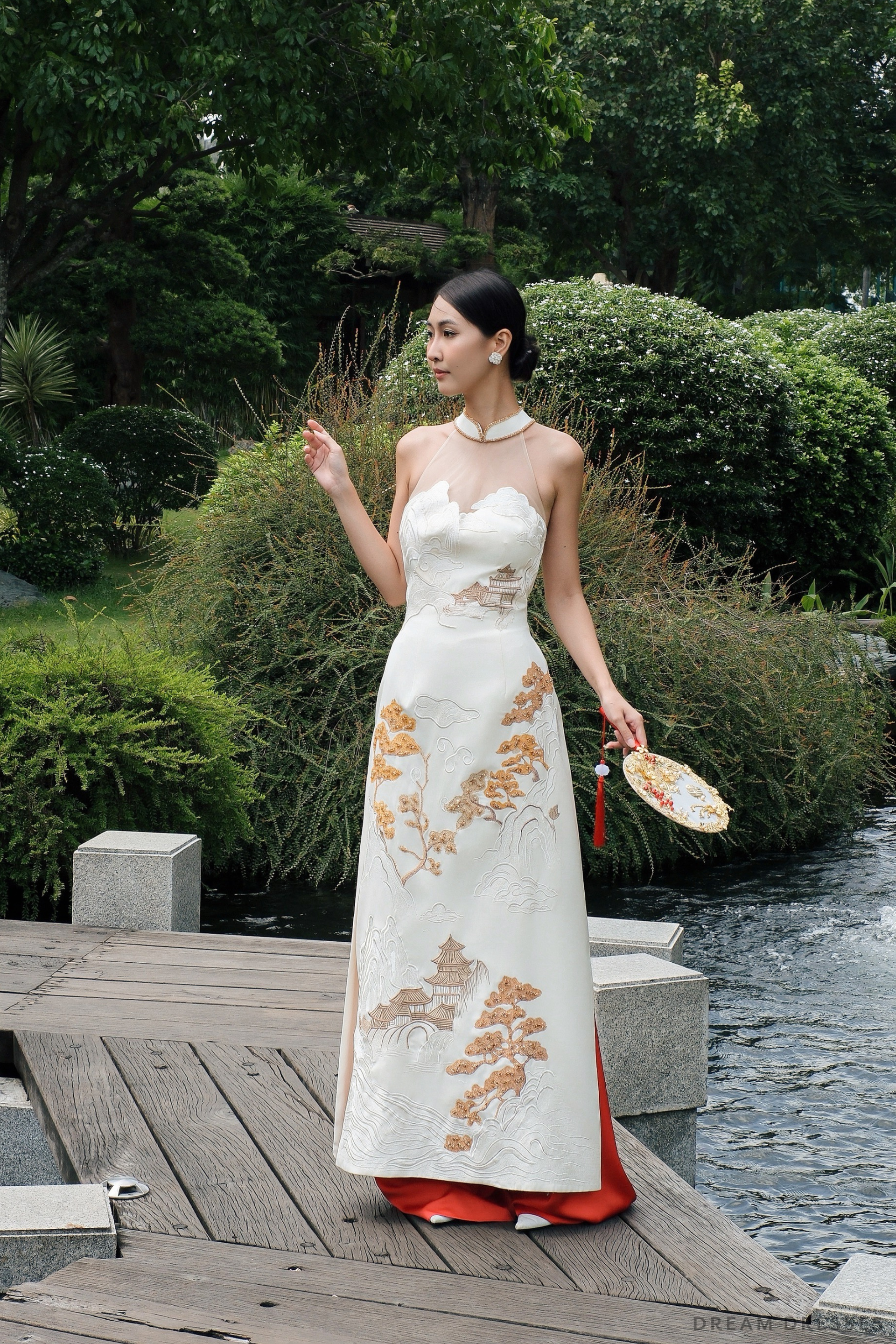White Bridal Embroidery Ao Dai | Modern Vietnamese Bridal Dress (#YULAN) - Dream Dresses by P.M.N.