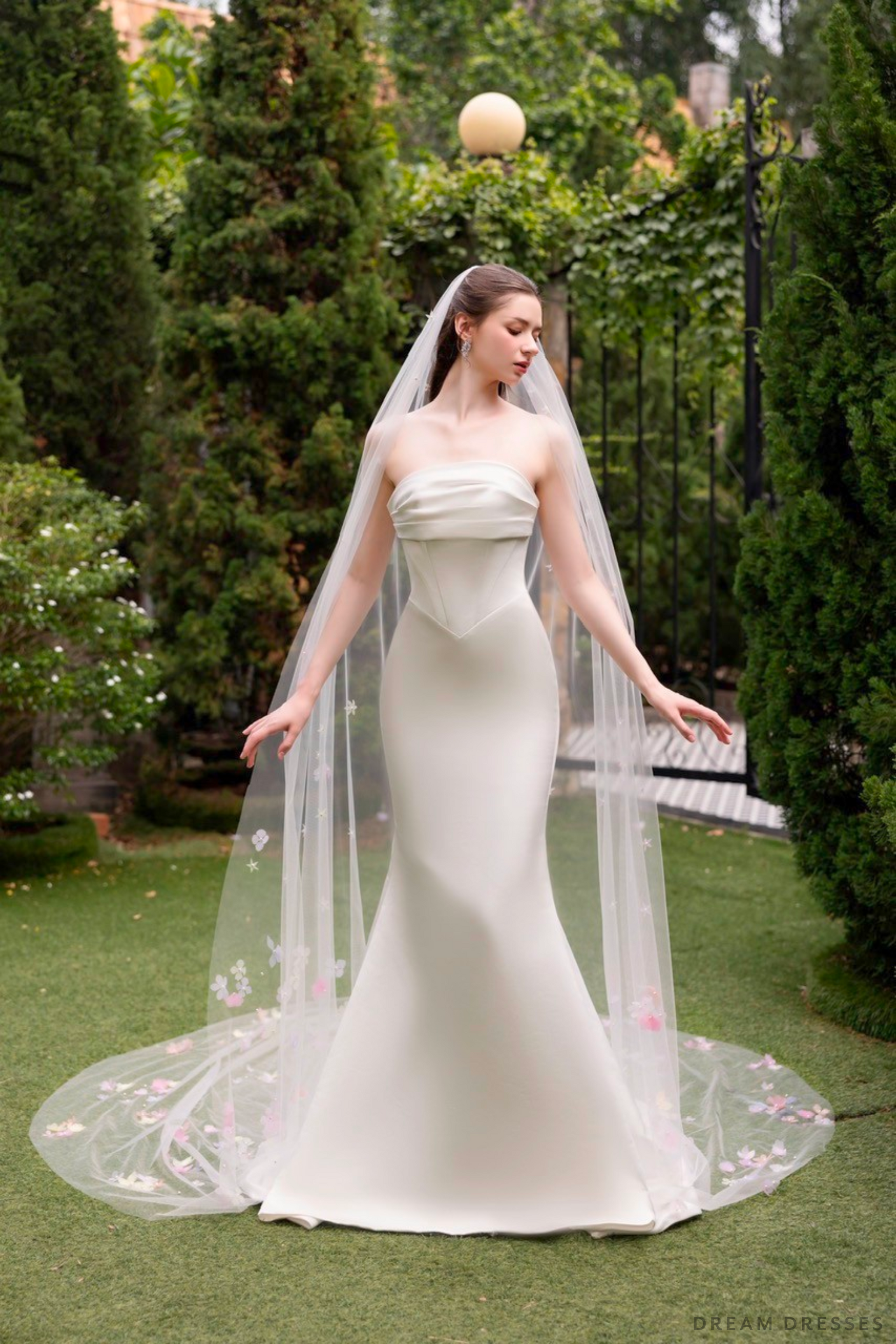 Bridal Veil with 3D Flowers (#ESIYA) - Dream Dresses by P.M.N.