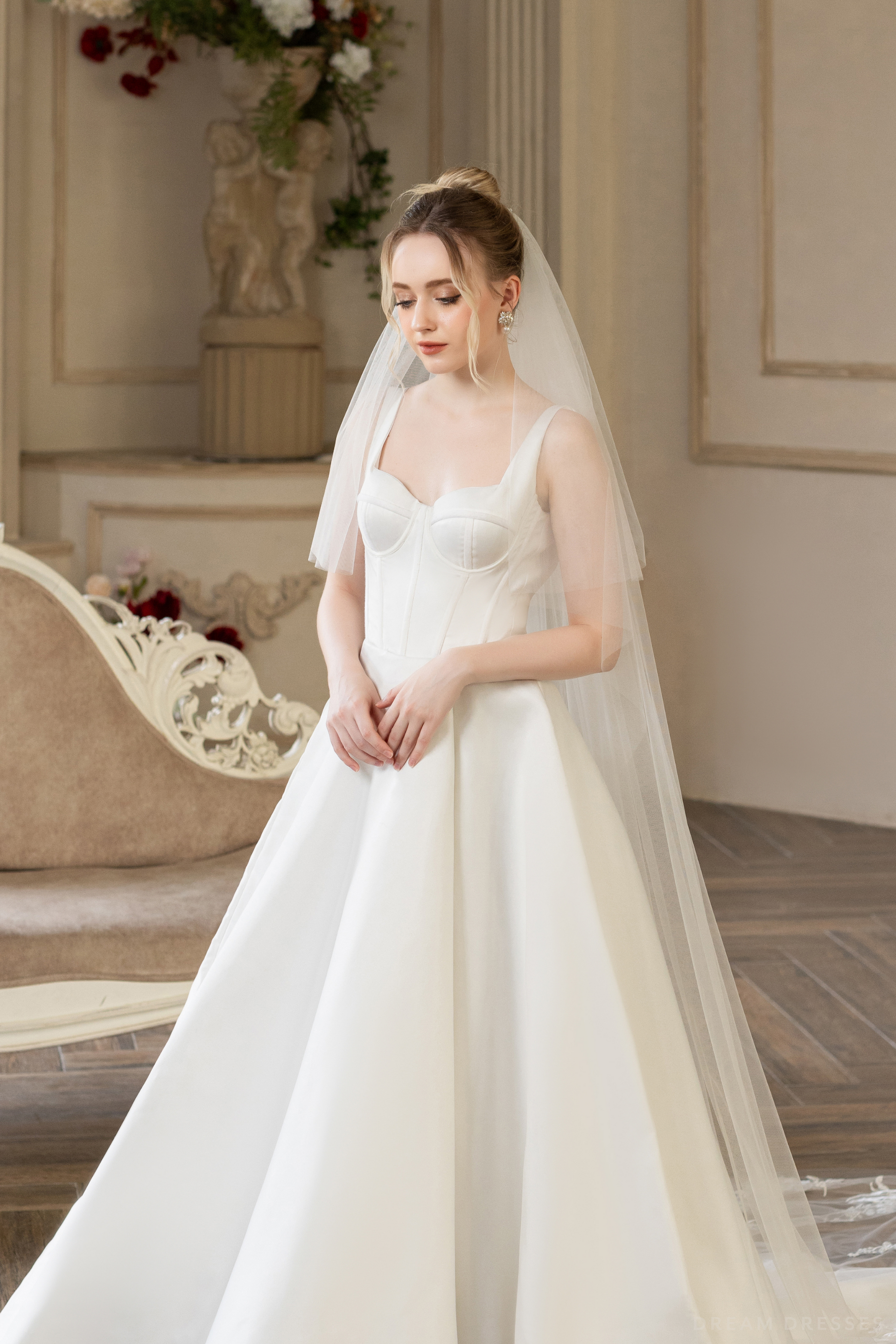 Bridal Drop Veil with Lace (#LAVANDE) - Dream Dresses by P.M.N.