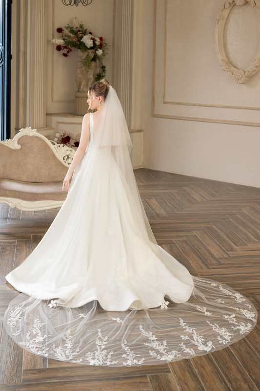 Bridal Drop Veil with Lace (#LAVANDE) - Dream Dresses by P.M.N.