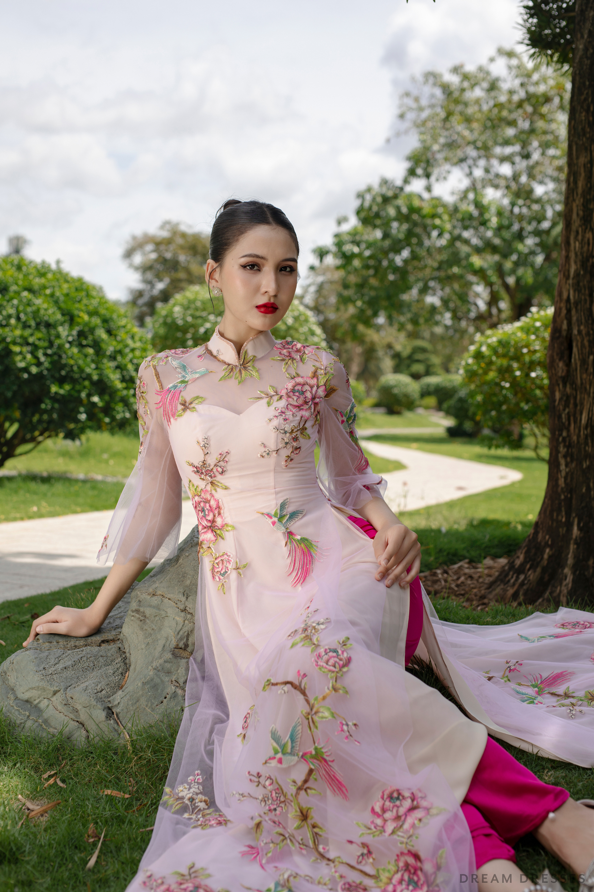 Pink Modern Bridal Ao Dai | Traditional Vietnamese Bridal Dress with Couture Lace (#THALIA) - Dream Dresses by P.M.N.
