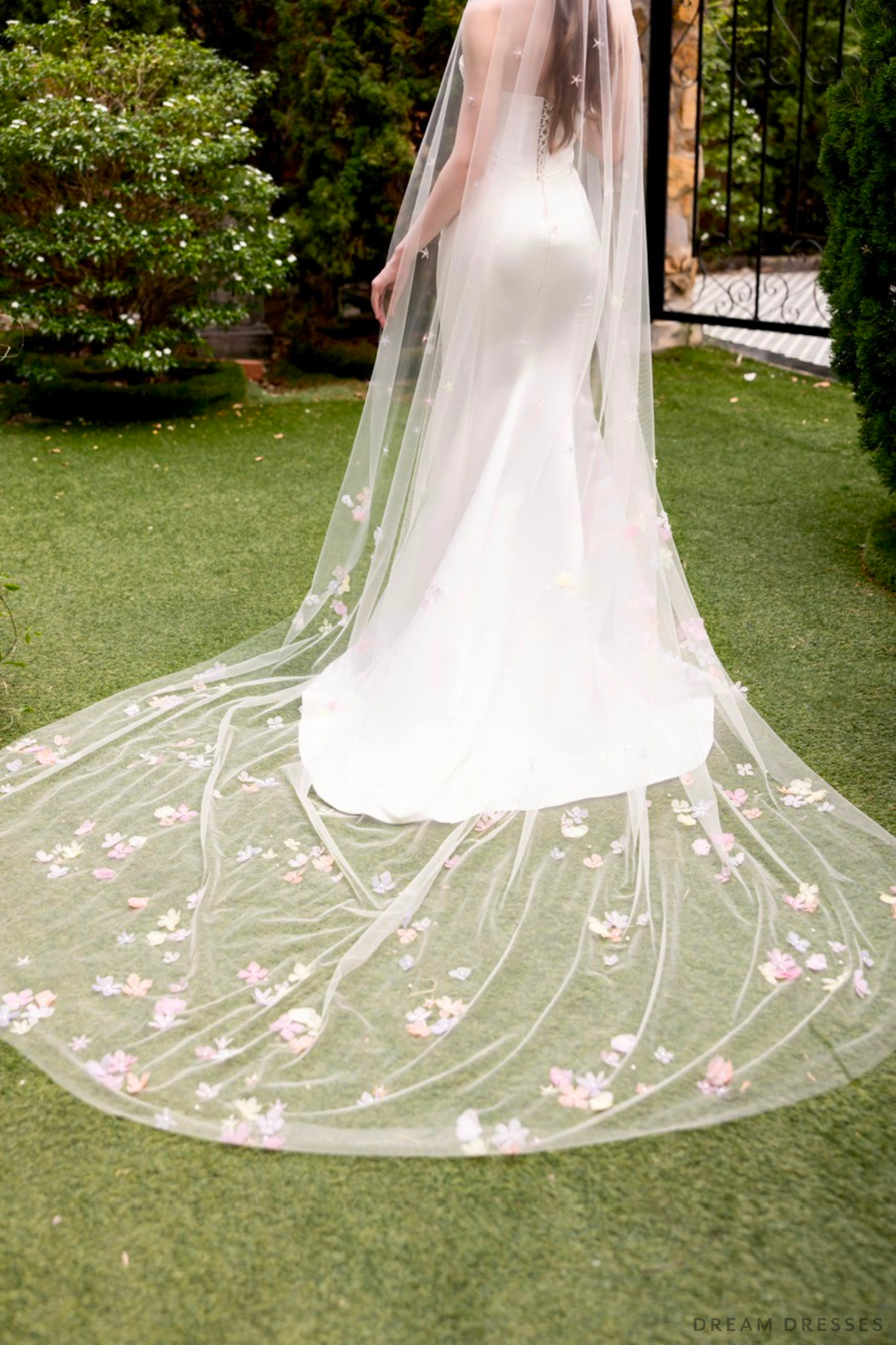 Bridal Veil with 3D Flowers (#ESIYA) - Dream Dresses by P.M.N.