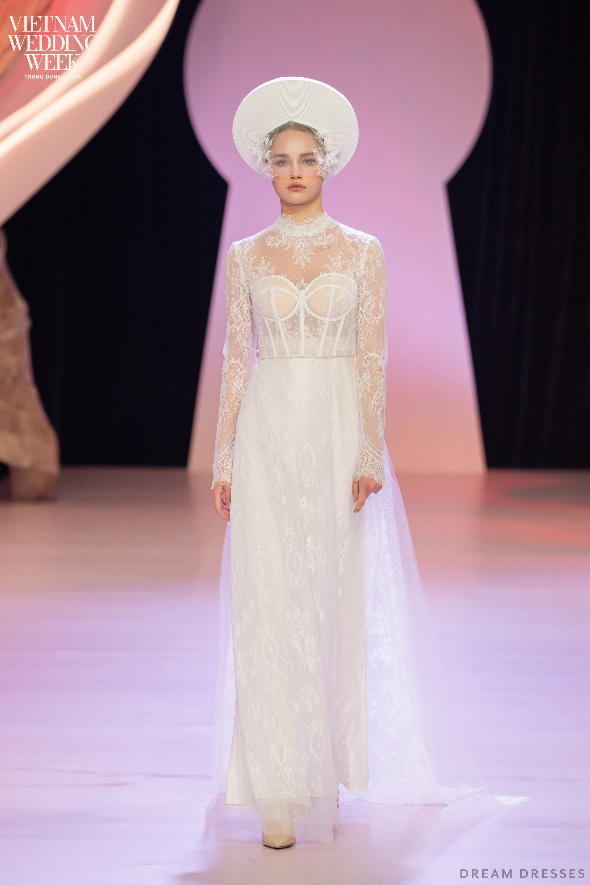 White Bridal Ao Dai | Modern Vietnamese Bridal Dress with French Lace (#YUELIN)