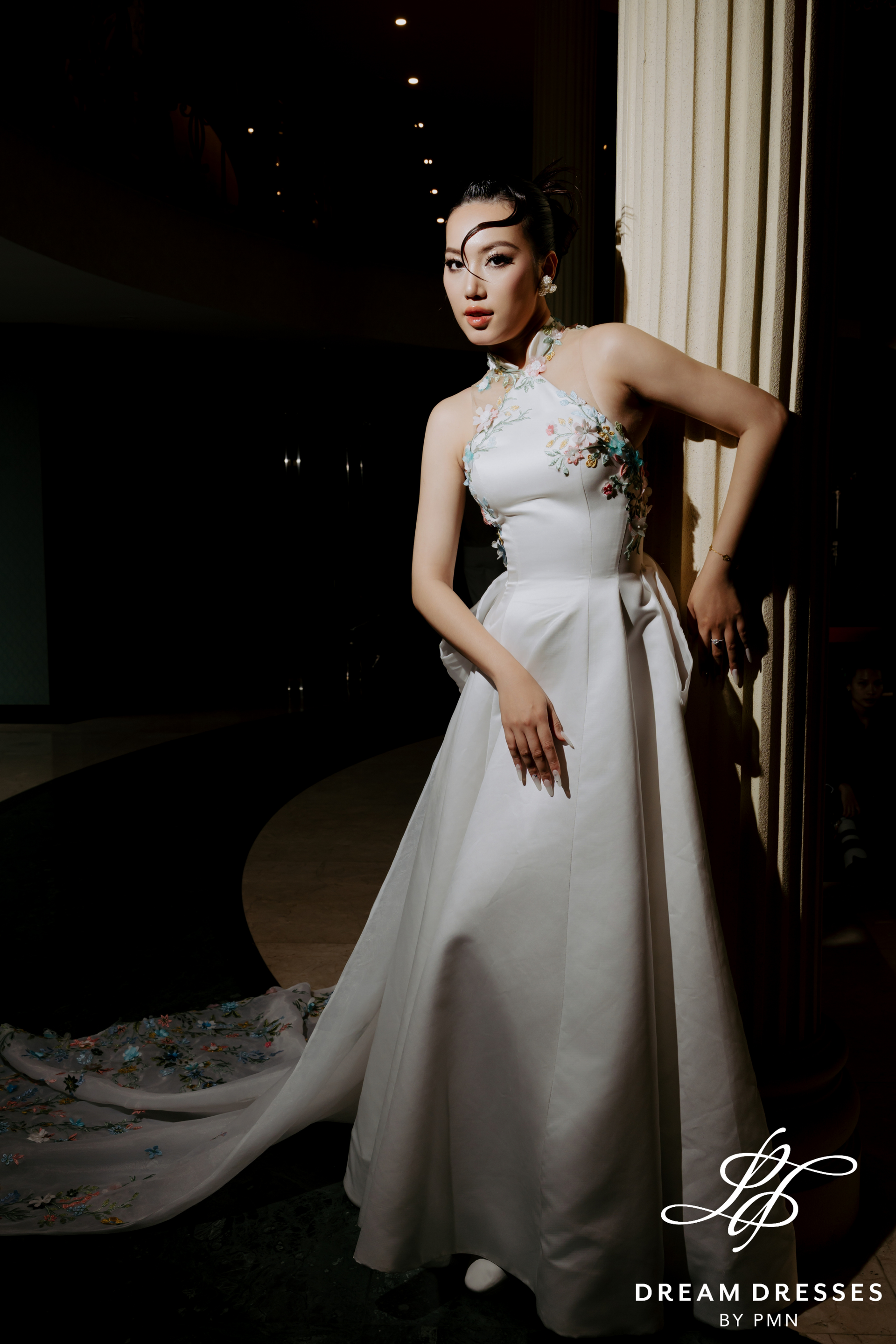 Asian-inspired Wedding Dress with Embroidery (#WANQI)