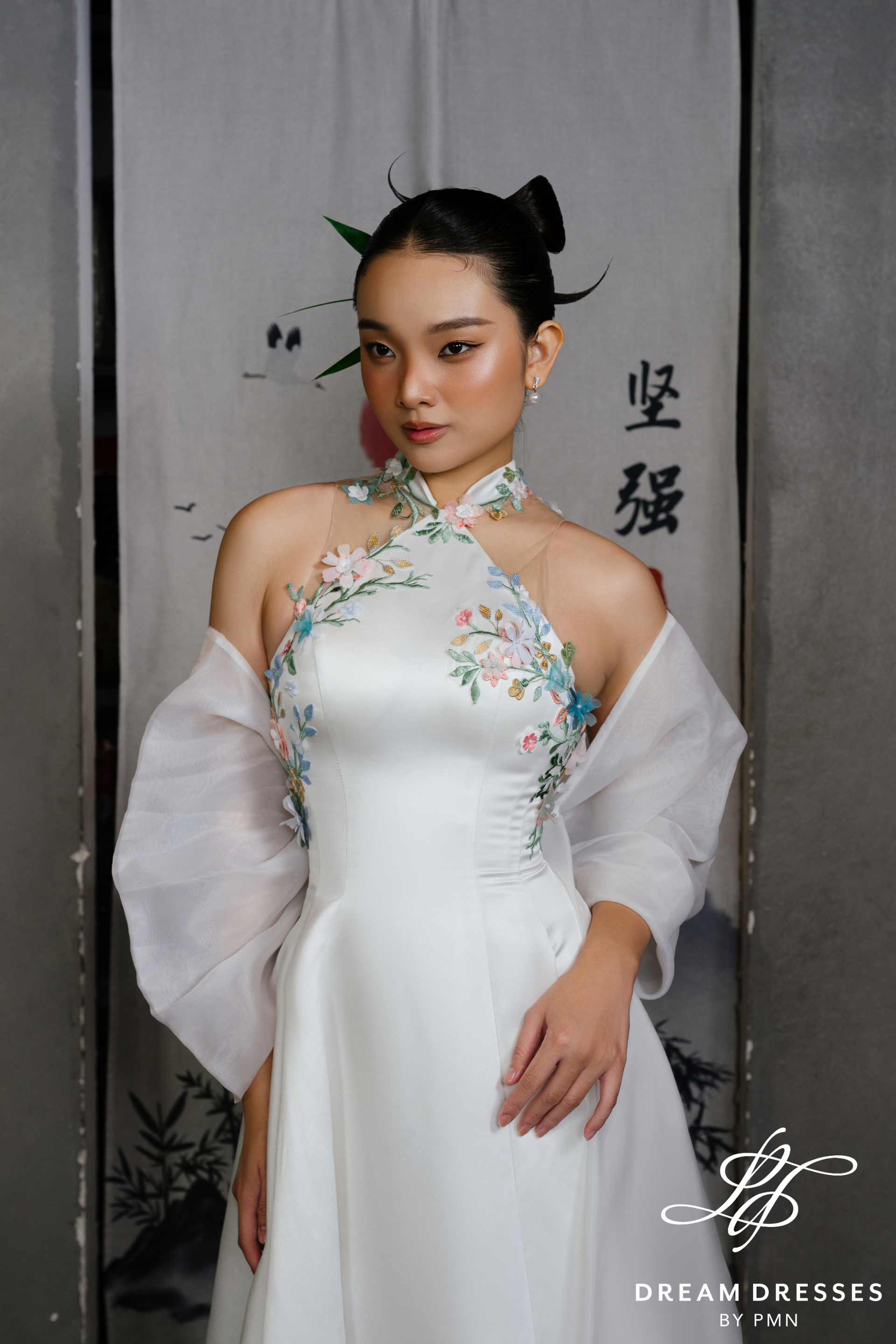 Asian-inspired Wedding Dress with Embroidery (#WANQI)