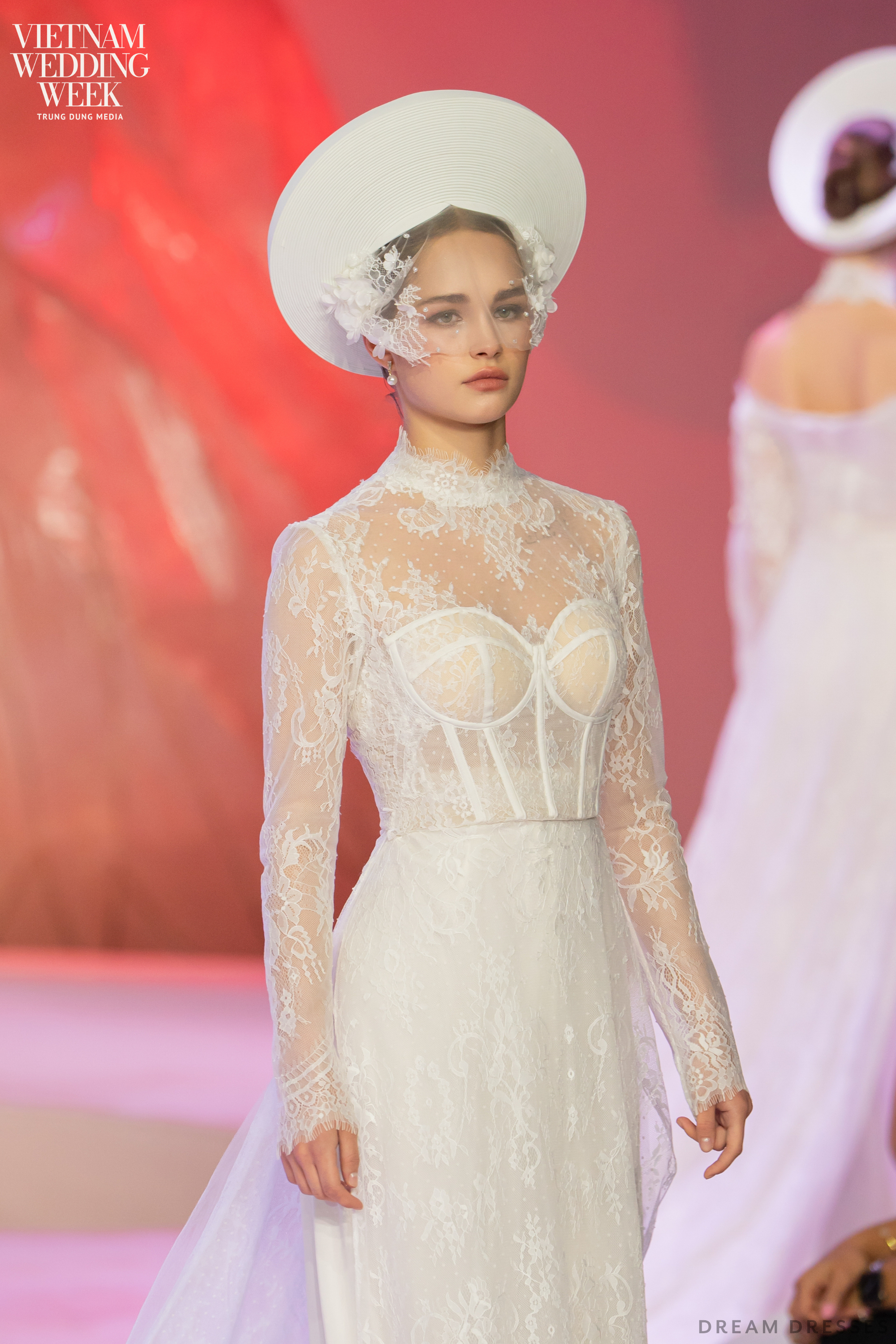 White Bridal Ao Dai | Modern Vietnamese Bridal Dress with French Lace (#YUELIN)