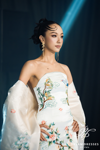 Asian-Inspired Strapless Wedding Dress (#LIENHOA)