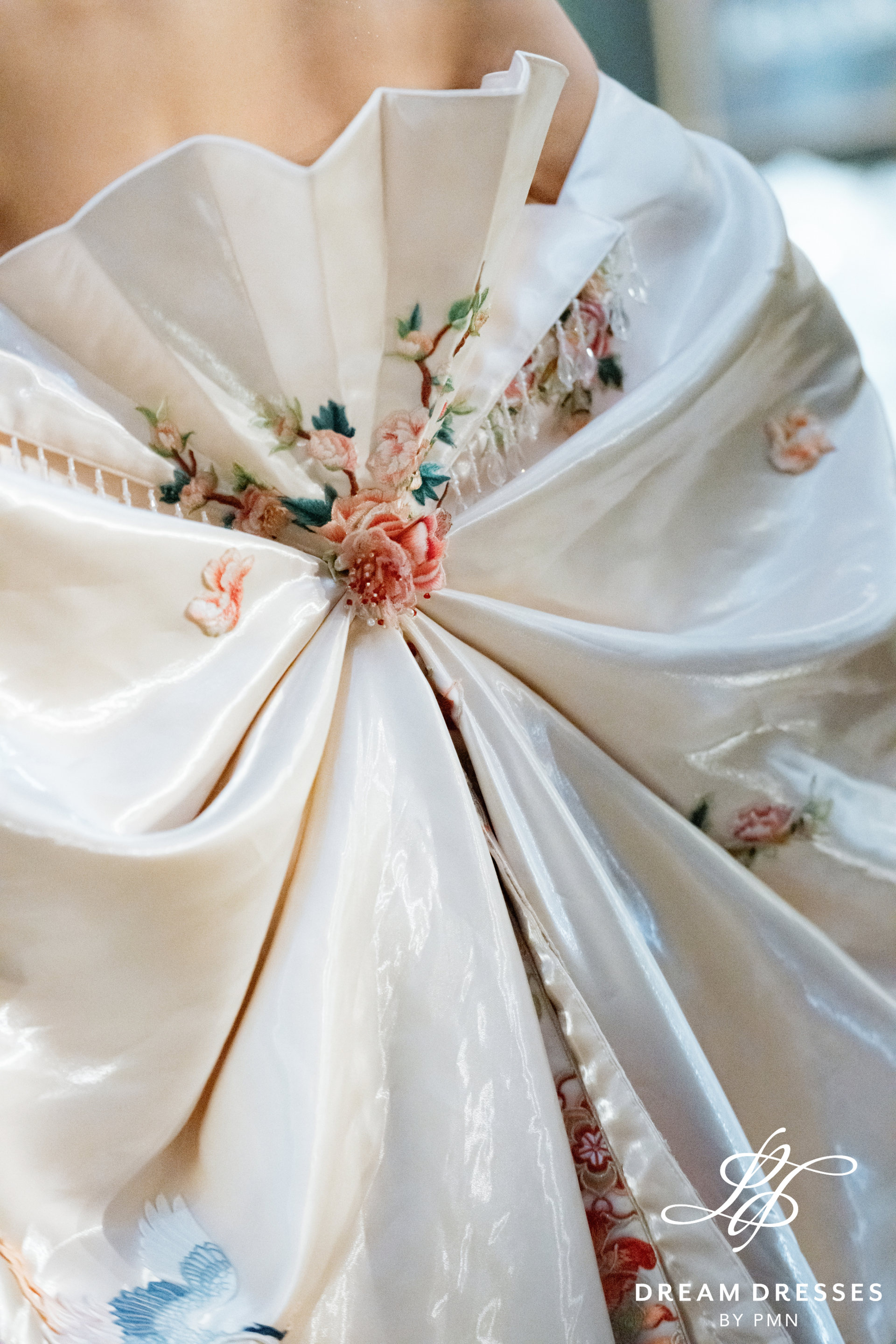 Asian-Inspired Strapless Wedding Dress (#LIENHOA)