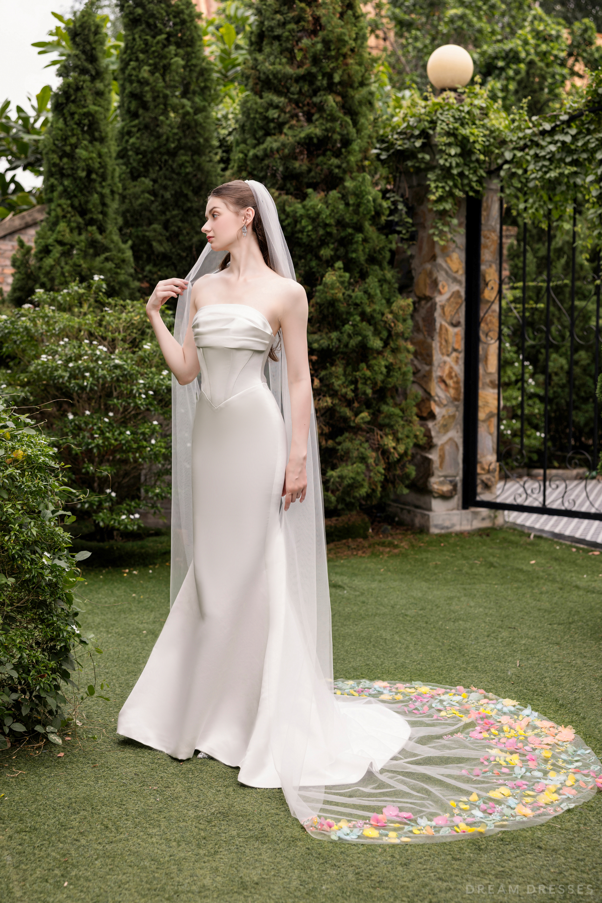 3D Flowers Cathedral Bridal Veil (#ROISIN) - Dream Dresses by P.M.N.