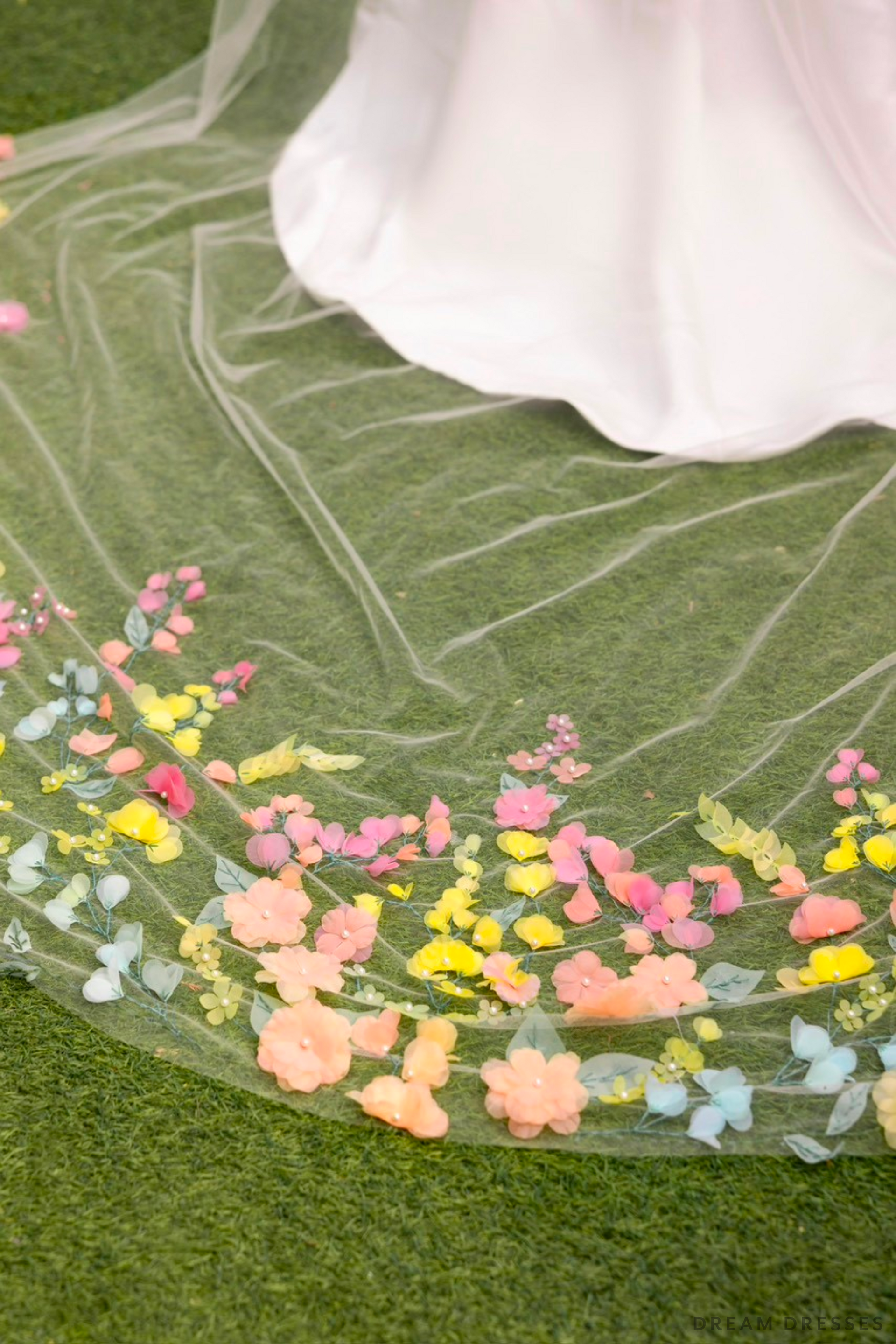 3D Flowers Cathedral Bridal Veil (#ROISIN) - Dream Dresses by P.M.N.