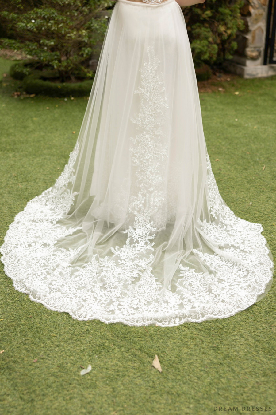 White Ao Dai | Modern Vietnamese Bridal Dress with Couture Lace (#KINA) - Dream Dresses by P.M.N.