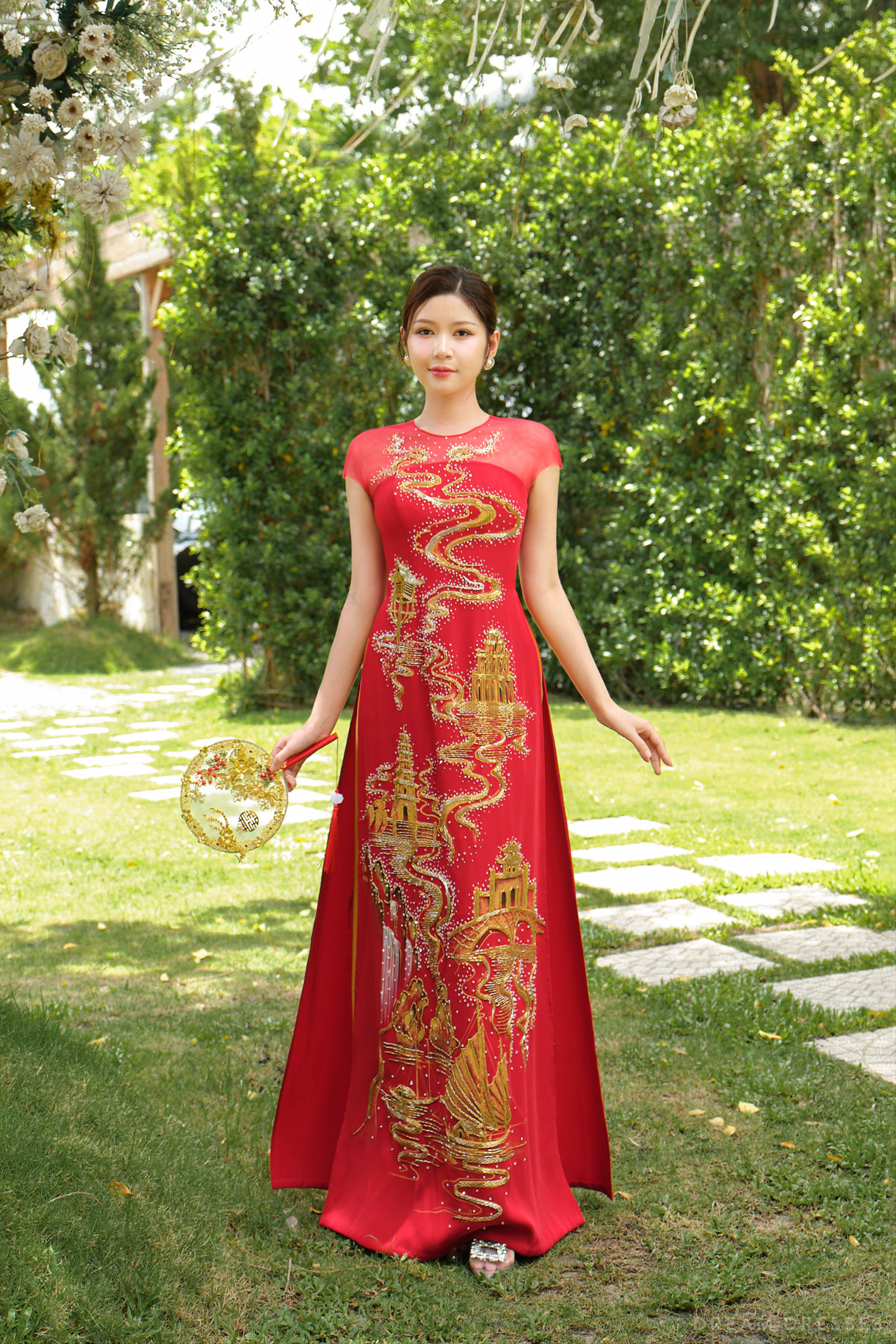 DreamDress By PMN Azalea Vietnamese Ao Dai Inspired Wedding Dress Gown Illusion Neckline Handmade Embellishments Gold Pants | Size: 26 | With Cape DreamDress By PMN Azalea Vietnamese Ao Dai Inspired Wedding Dress Gown Illusion Neckline Handmade Embellishments Gold Pants | Size: 26 | With Cape