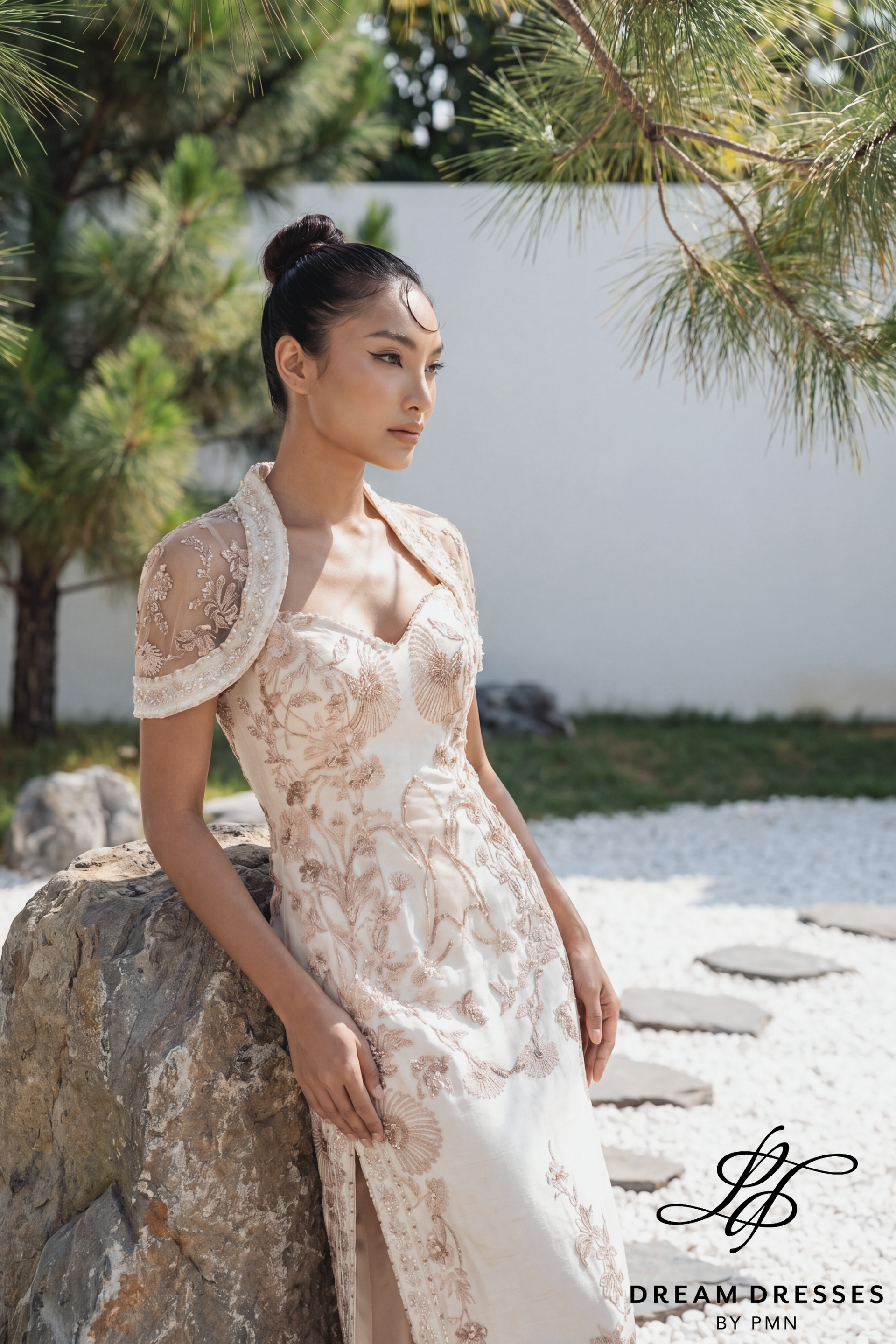 Modern Cheongsam-Inspired Bridal Gown (#YUN)