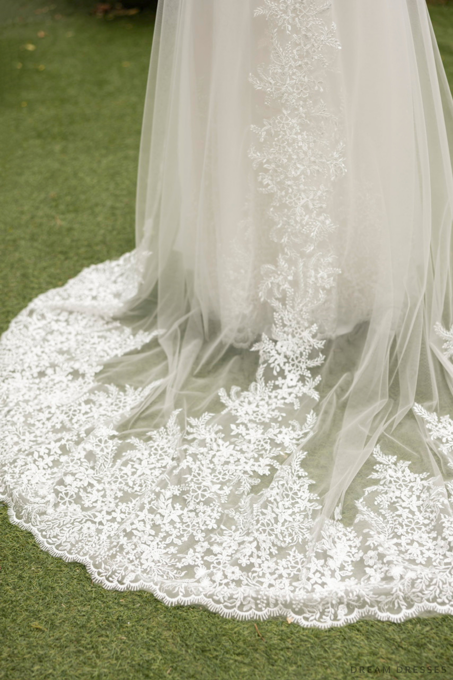 White Ao Dai | Modern Vietnamese Bridal Dress with Couture Lace (#KINA) - Dream Dresses by P.M.N.