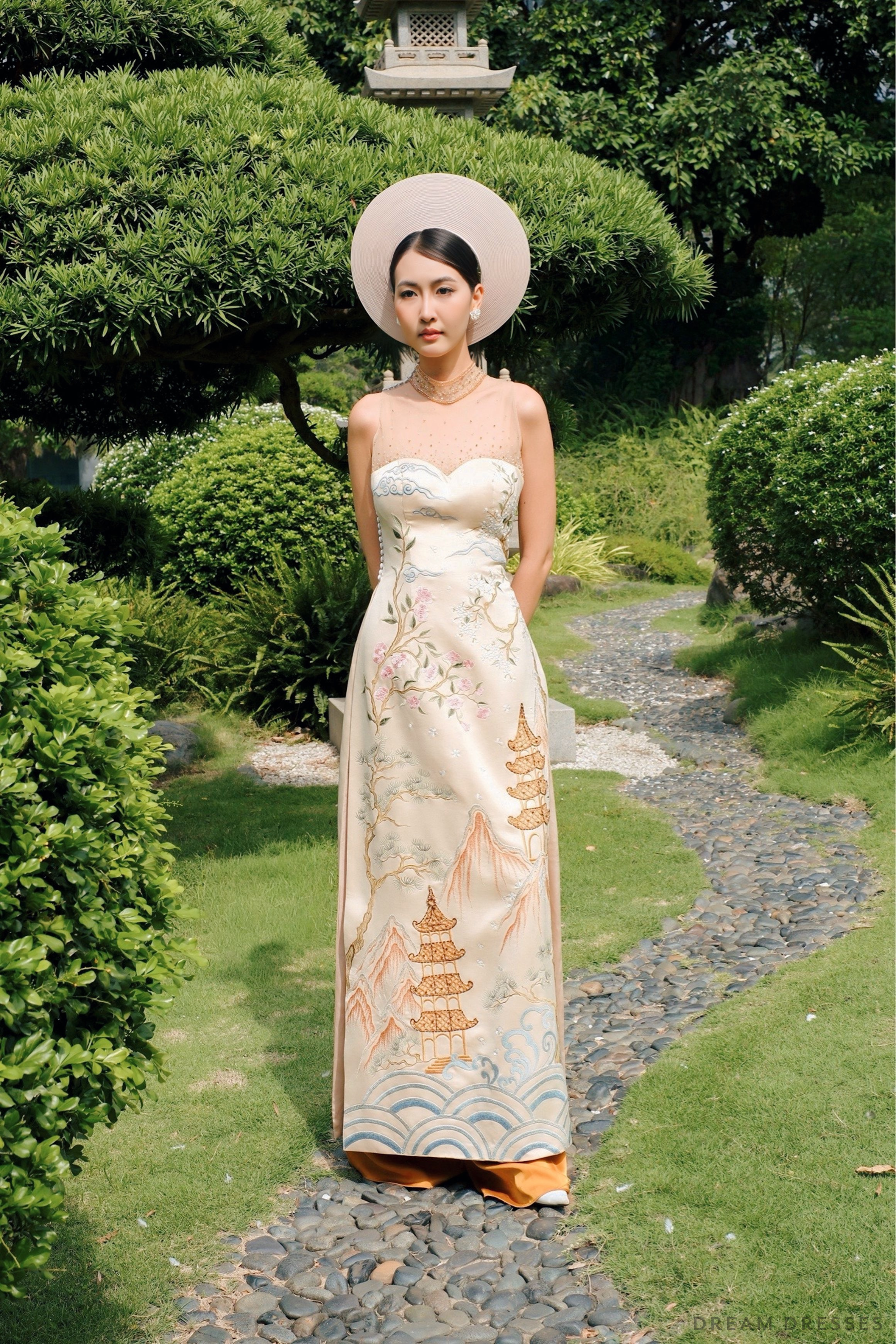 DreamDress By PMN Meilyn Ao Dai Inspired Wedding Dress Gown Illusion Sheer Back Floral Embellishments Gold Pants | Size: 4 DreamDress By PMN Meilyn Ao Dai Inspired Wedding Dress Gown Illusion Sheer Back Floral Embellishments Gold Pants | Size: 4