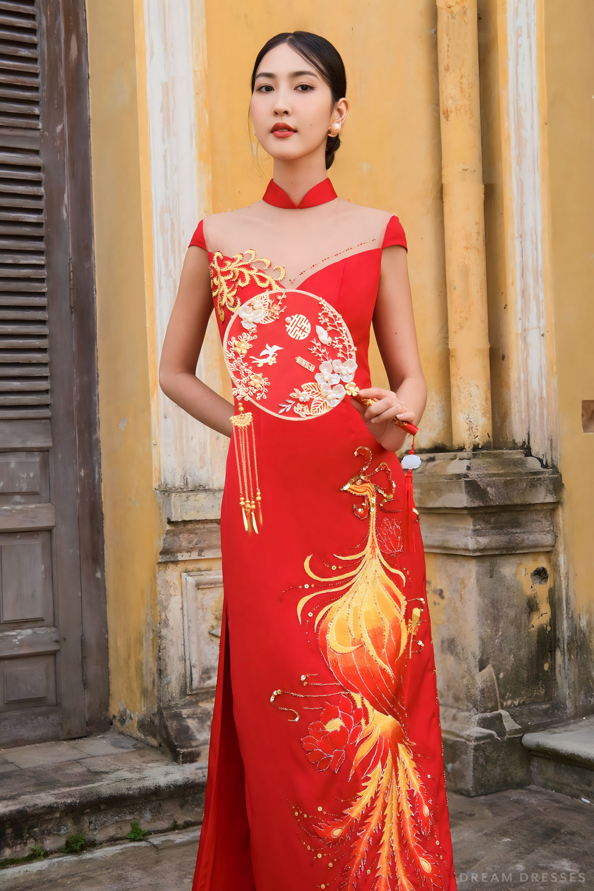 DreamDress By PMN Lanie Chinese Cheongsam Inspired Wedding Dress Gown Illusion Neckline Back Golden Phoenix Embellishments Chapel | Size: 26 DreamDress By PMN Lanie Chinese Cheongsam Inspired Wedding Dress Gown Illusion Neckline Back Golden Phoenix Embellishments Chapel | Size: 26