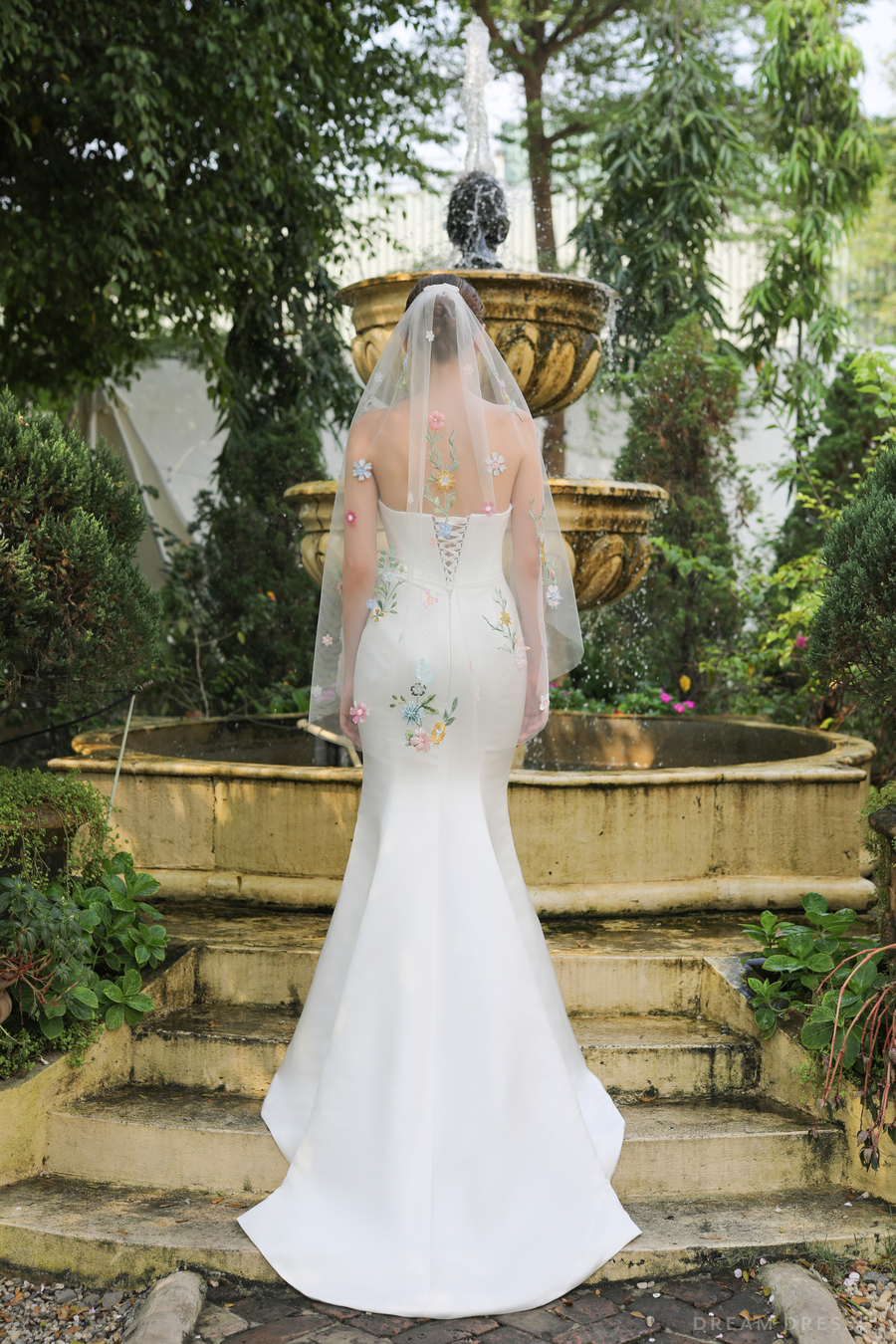 Fingertip 3D Flowers Veil (#SOPHIA) - Dream Dresses by P.M.N.