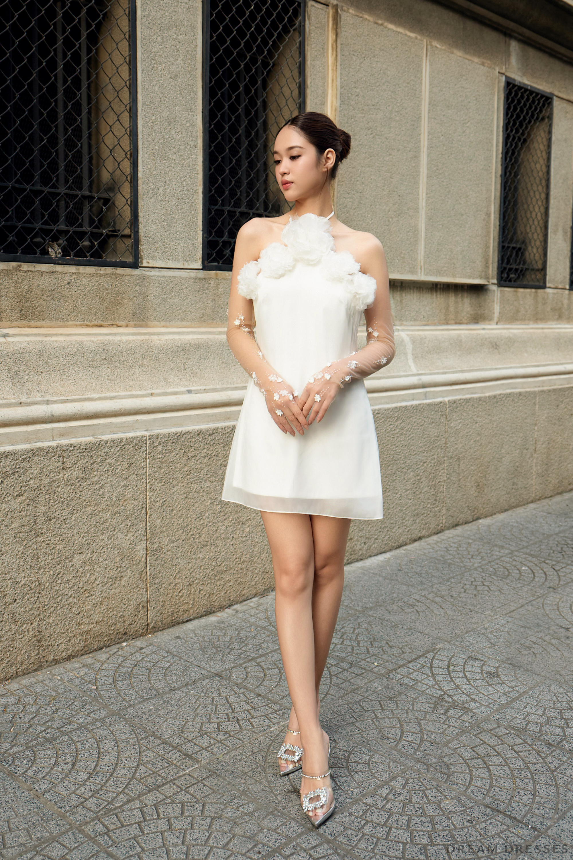 DreamDress By PMN Ciara Mini Bridal Shower Bridesmaid Dress Halter Neck Floral Embellishment | Size: 20 | With Detachable Sleeves DreamDress By PMN Ciara Mini Bridal Shower Bridesmaid Dress Halter Neck Floral Embellishment | Size: 20 | With Detachable Sleeves