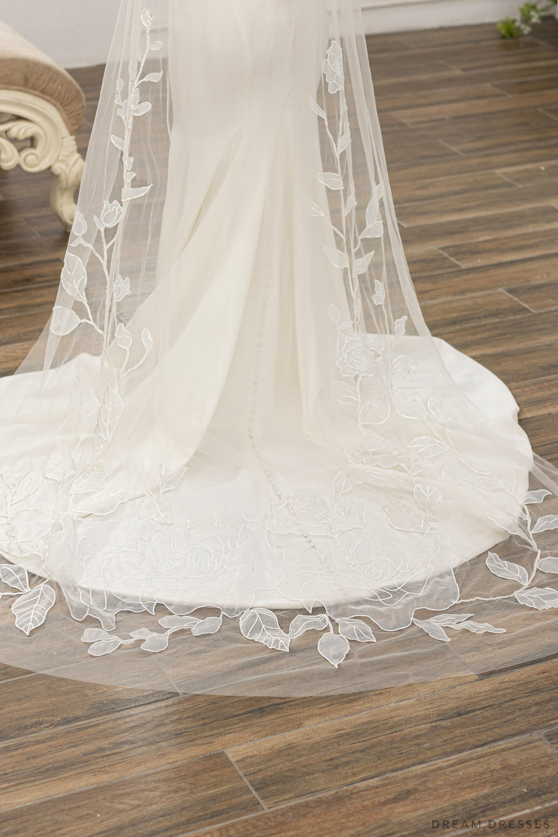 Floral Lace Wedding Veil (#AMABELLA) - Dream Dresses by P.M.N.