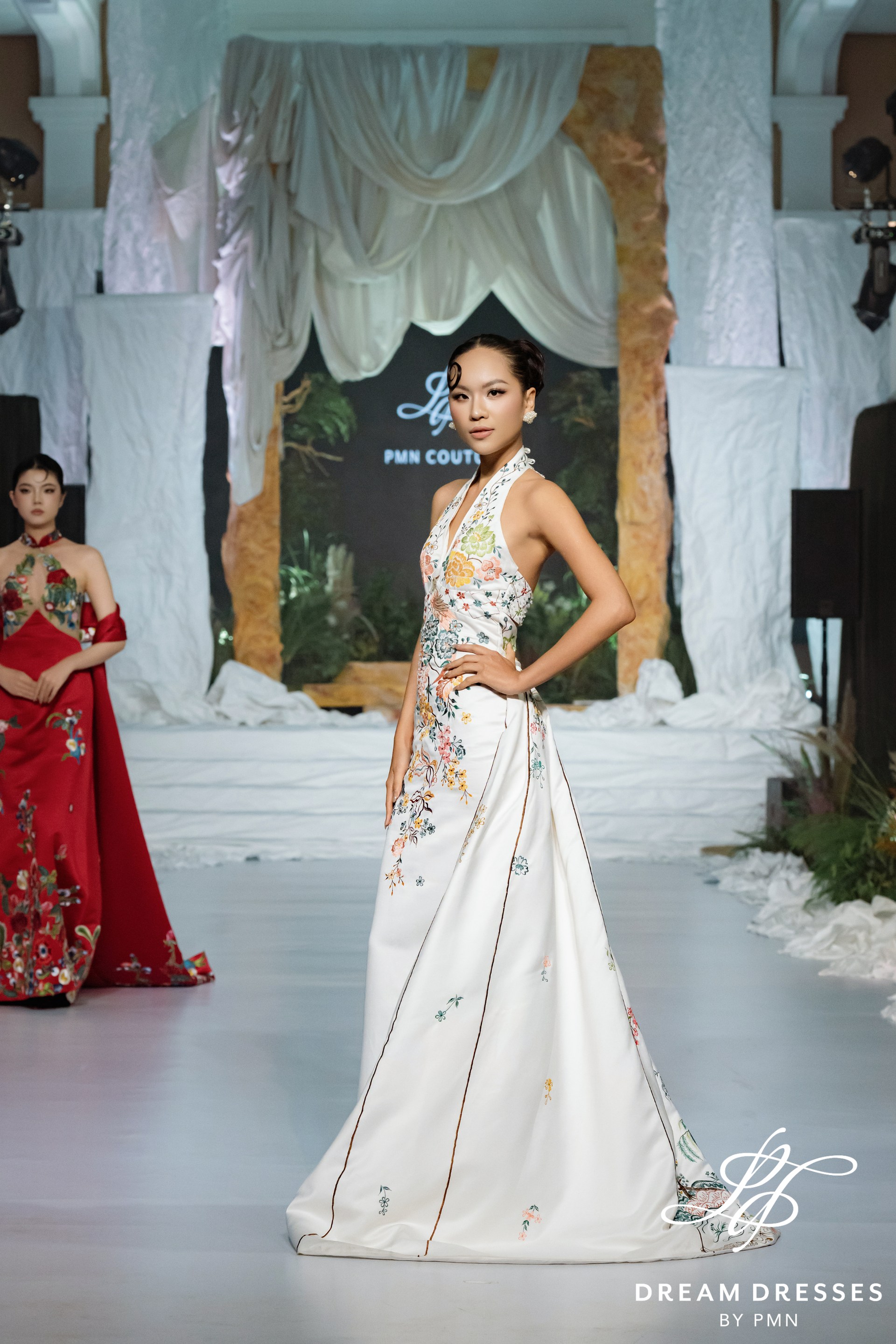 Asian-inspired Wedding Dress with Embroidery (#QIONG)