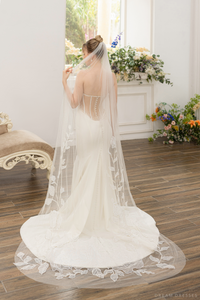 Floral Lace Wedding Veil (#AMABELLA) - Dream Dresses by P.M.N.