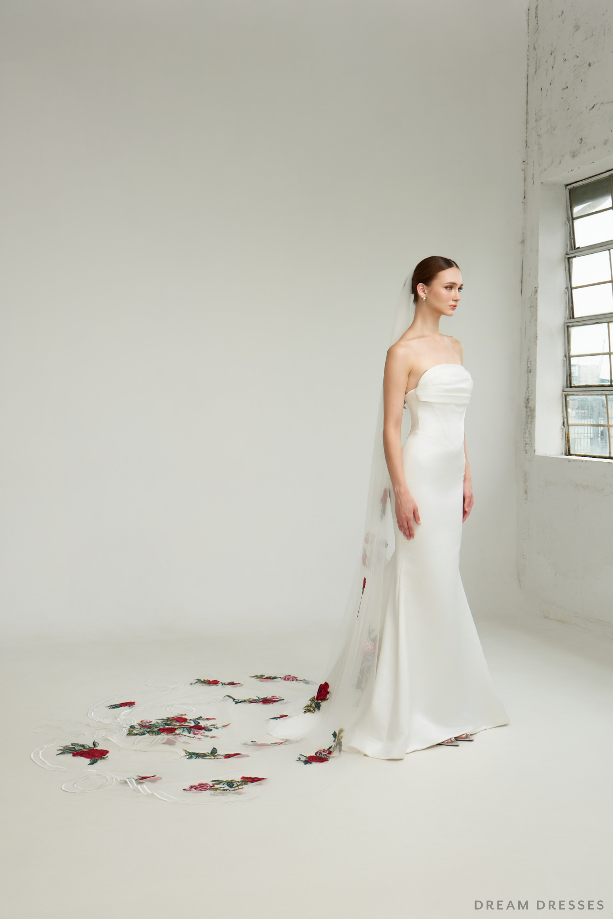 Romantic Red Rose Embroidered Veil (#JENNY)