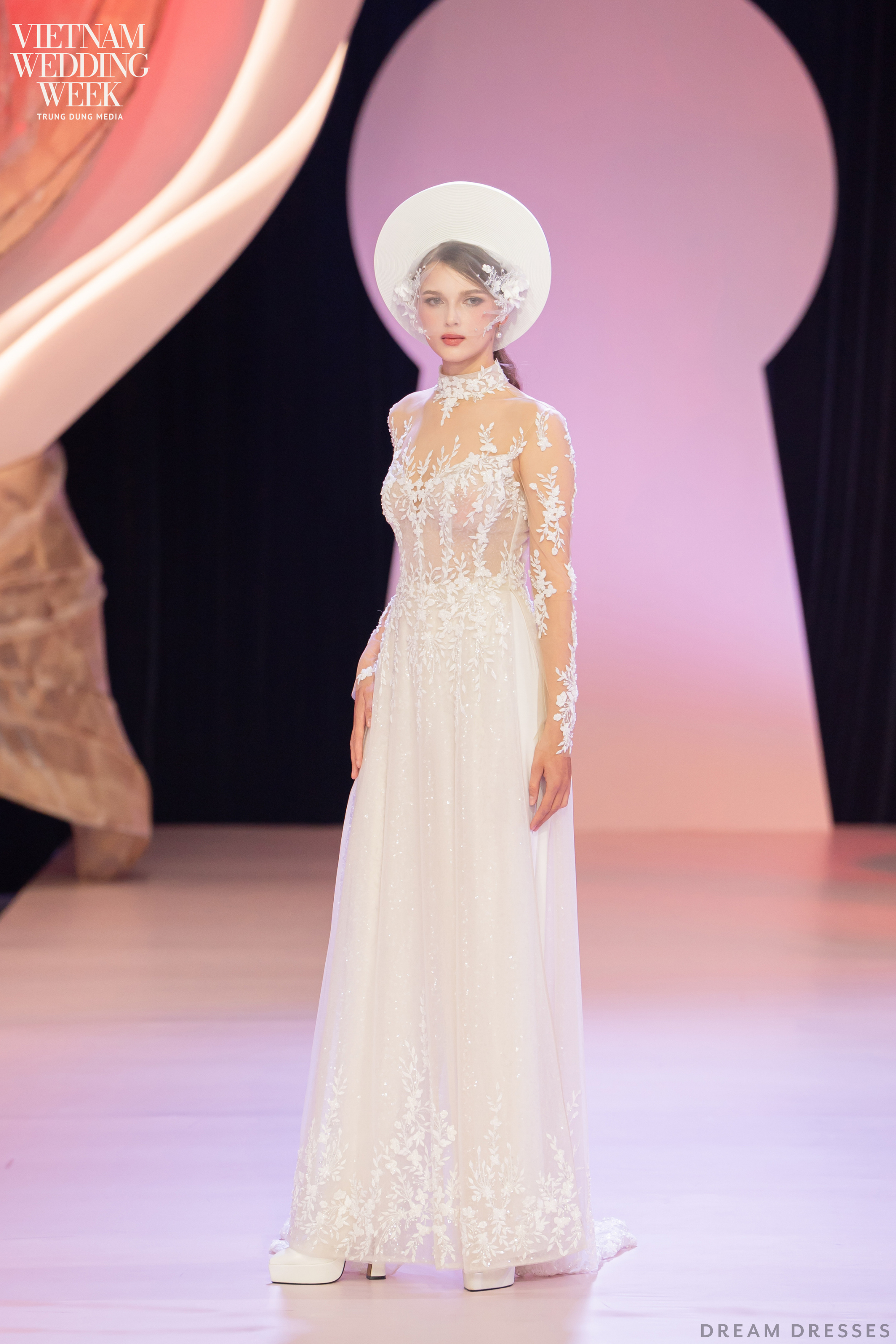 White Bridal Ao Dai | Vietnamese Modern Bridal Dress (#MAJORI)