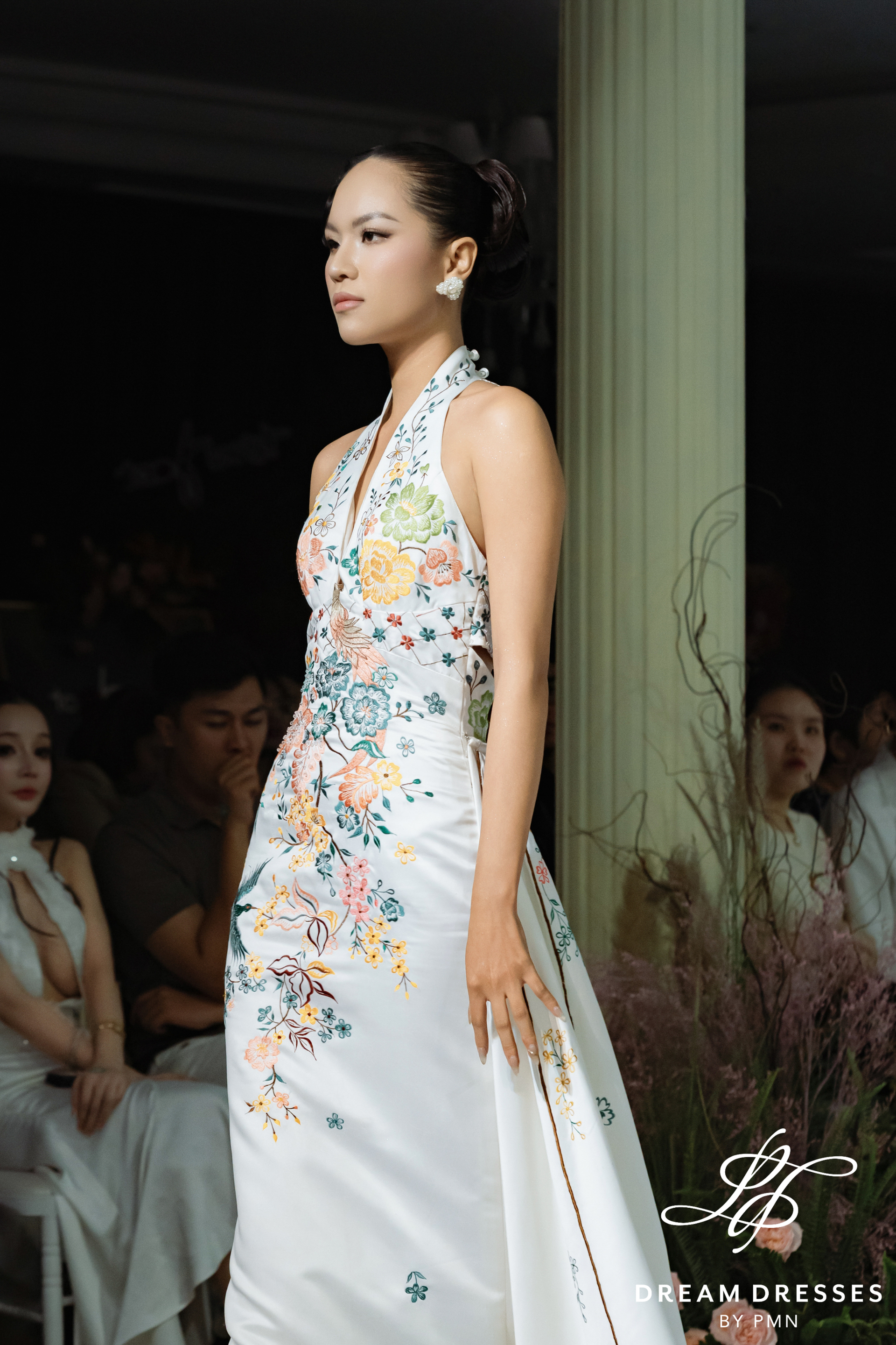 Asian-inspired Wedding Dress with Embroidery (#QIONG)
