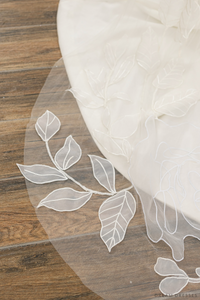 Floral Lace Wedding Veil (#AMABELLA) - Dream Dresses by P.M.N.