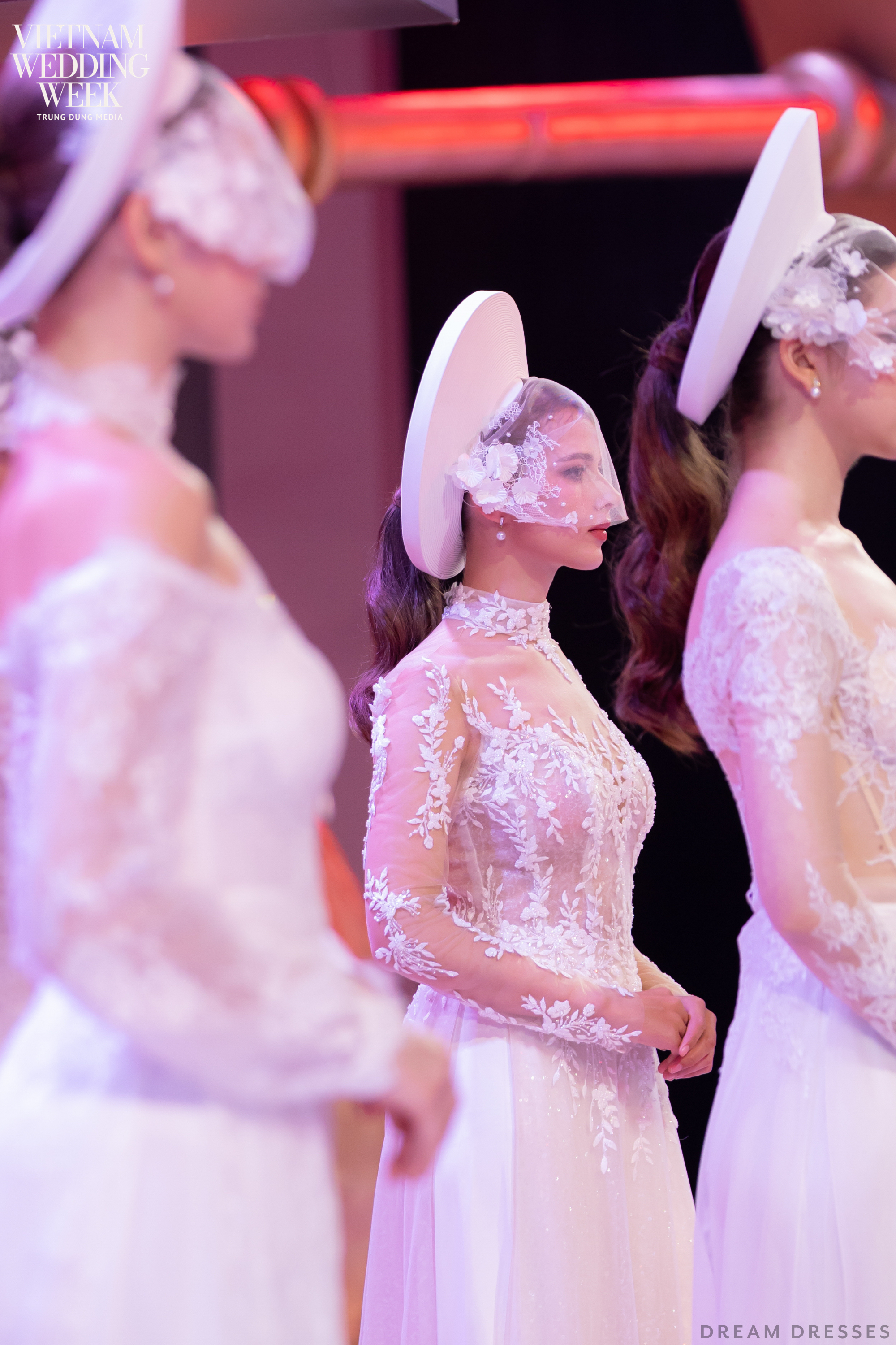 White Bridal Ao Dai | Vietnamese Modern Bridal Dress (#MAJORI)