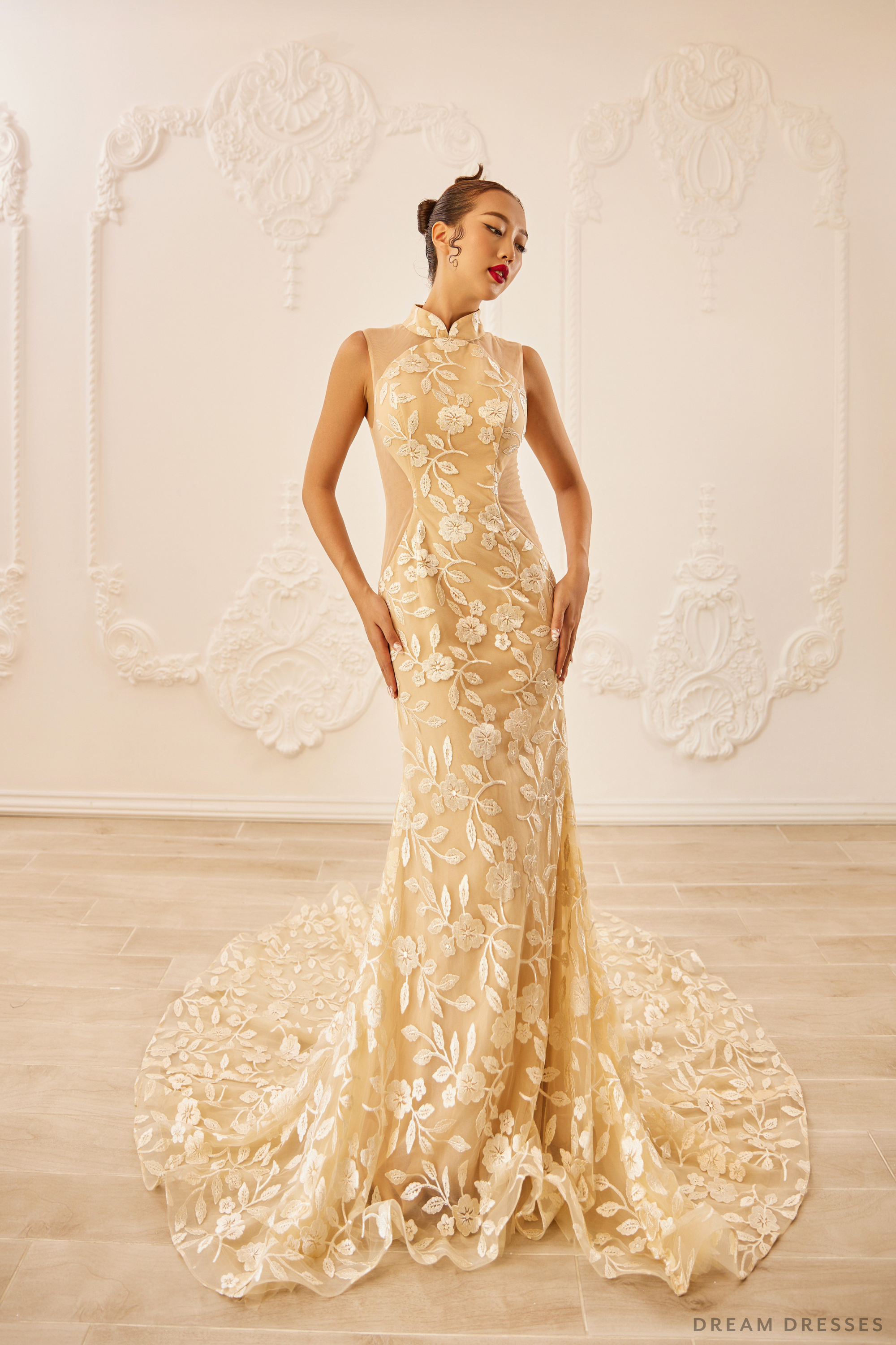 DreamDress By PMN Luna Cheongsam Mermaid Trumpet Wedding Dress Gown Illusion Back Couture Lace Floral Embellishment Chapel | Size: 10 DreamDress By PMN Luna Cheongsam Mermaid Trumpet Wedding Dress Gown Illusion Back Couture Lace Floral Embellishment Chapel | Size: 10