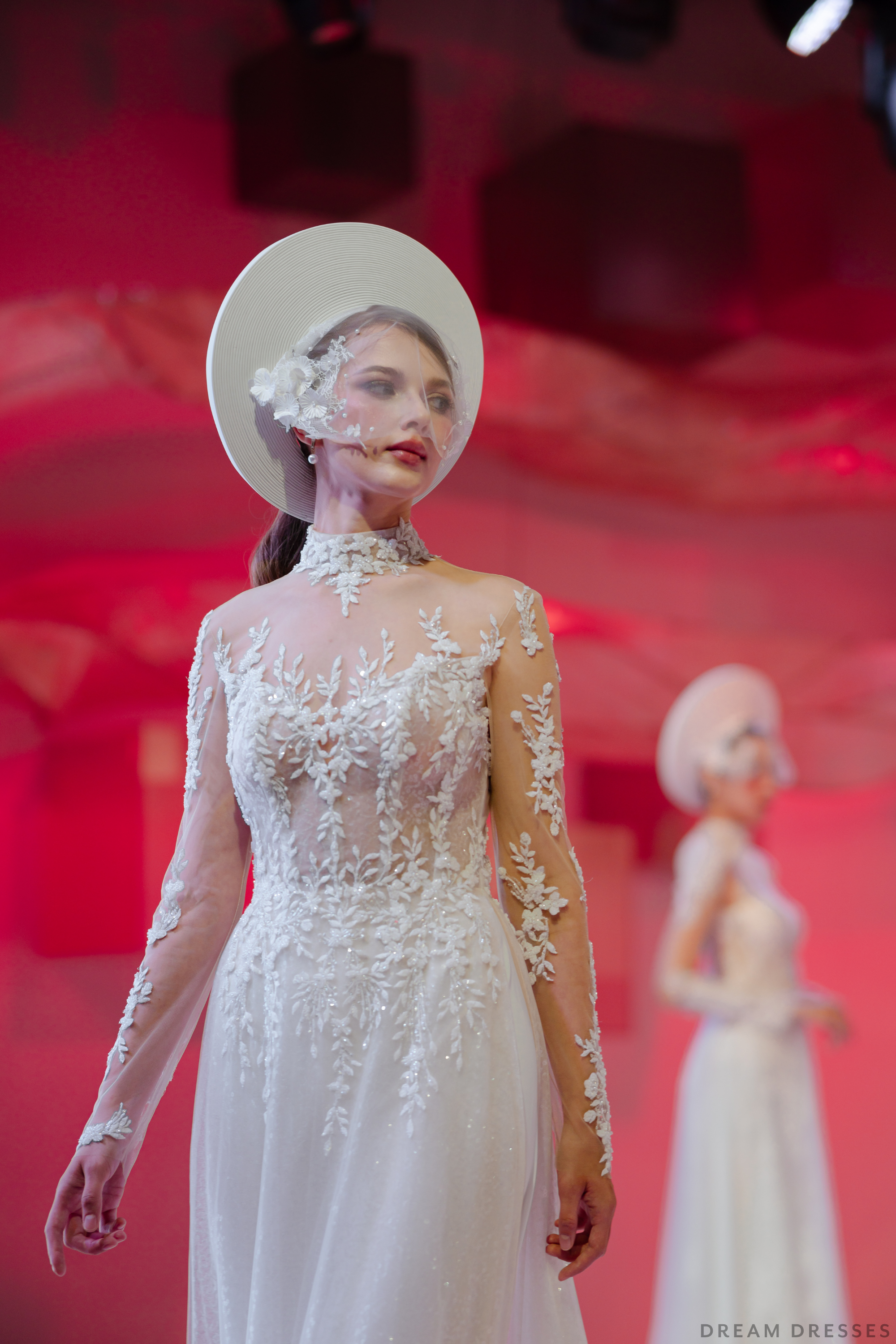 White Bridal Ao Dai | Vietnamese Modern Bridal Dress (#MAJORI)