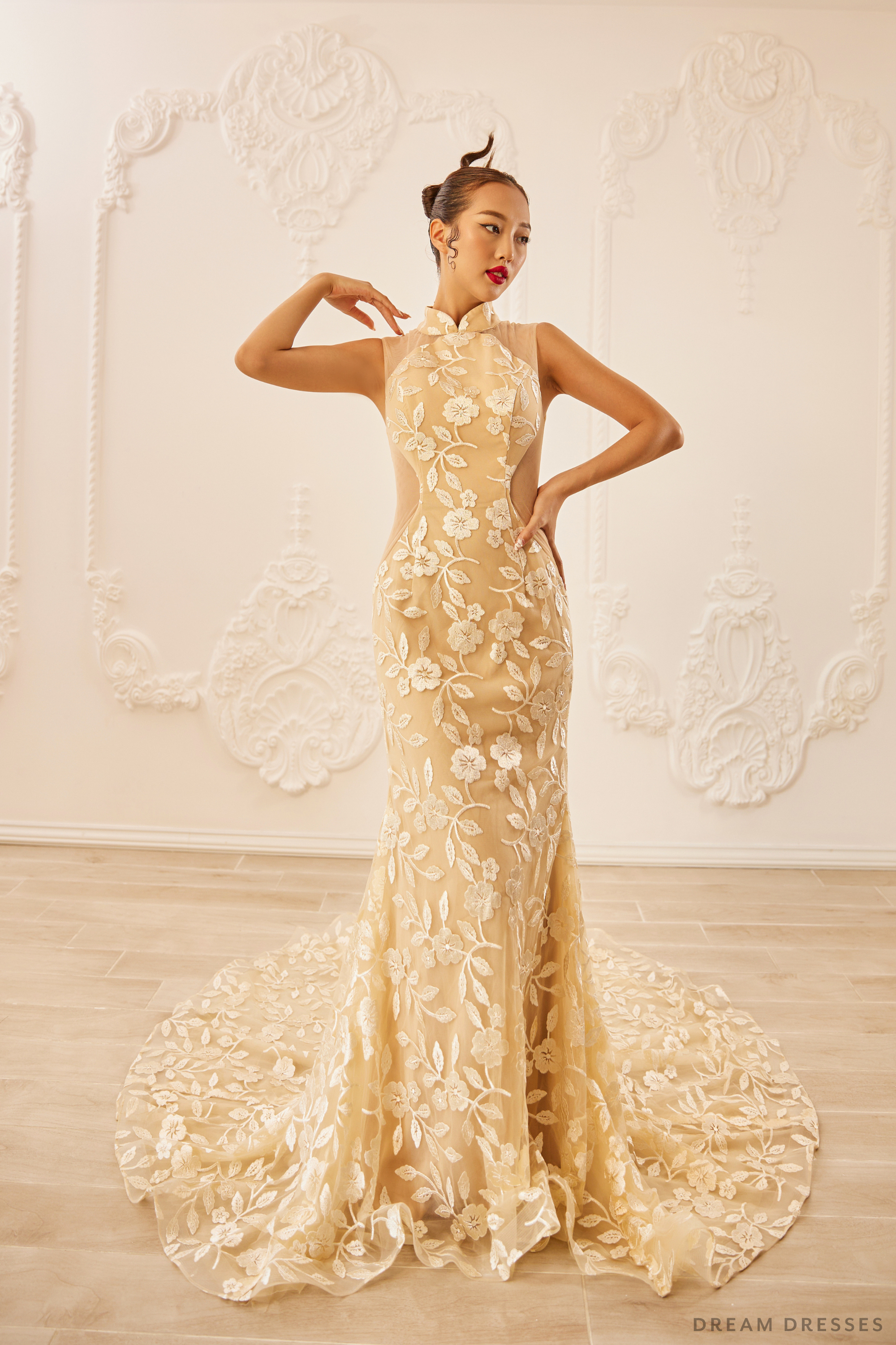 DreamDress By PMN Luna Cheongsam Mermaid Trumpet Wedding Dress Gown Illusion Back Couture Lace Floral Embellishment Chapel | Size: 10 DreamDress By PMN Luna Cheongsam Mermaid Trumpet Wedding Dress Gown Illusion Back Couture Lace Floral Embellishment Chapel | Size: 10