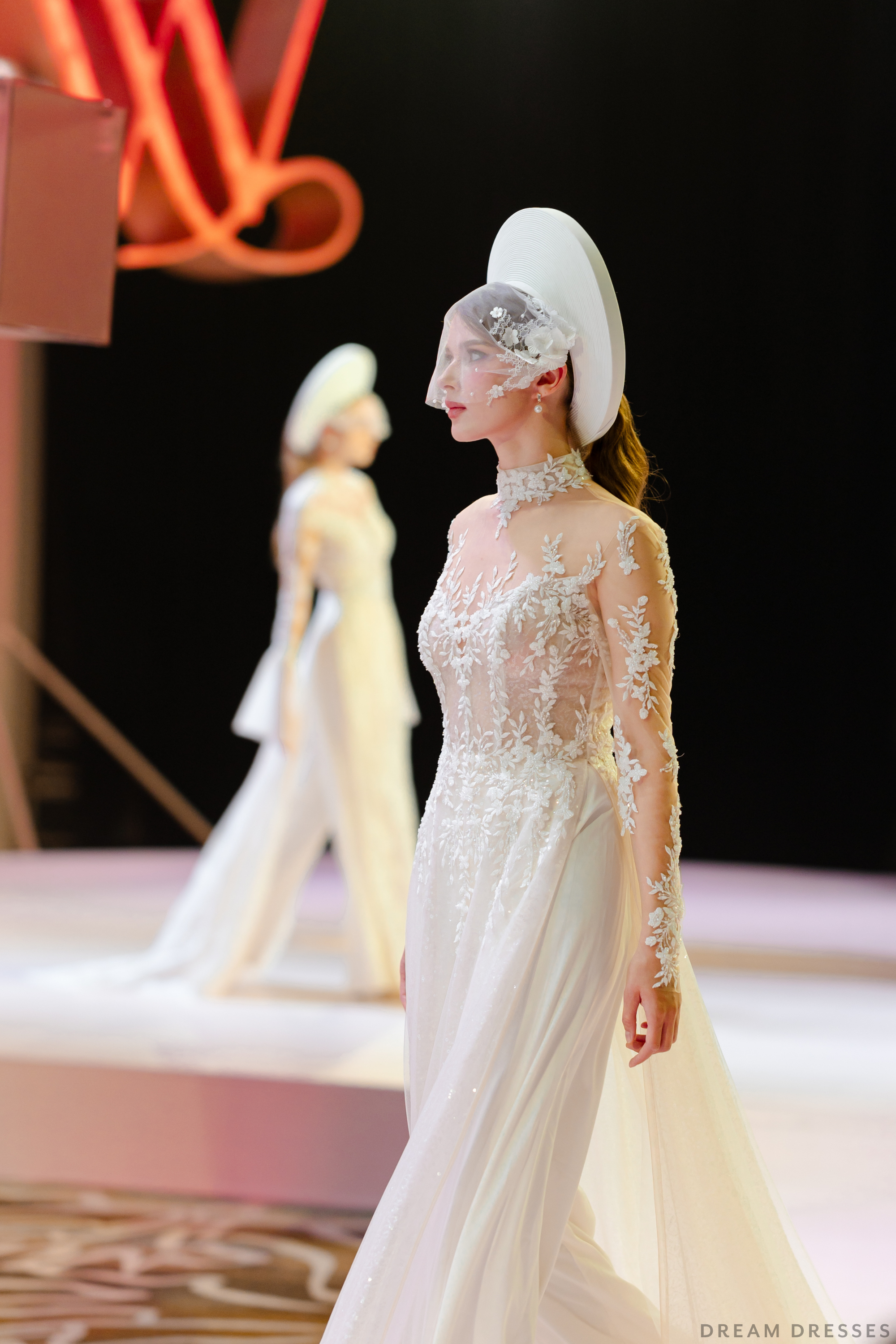 White Bridal Ao Dai | Vietnamese Modern Bridal Dress (#MAJORI)