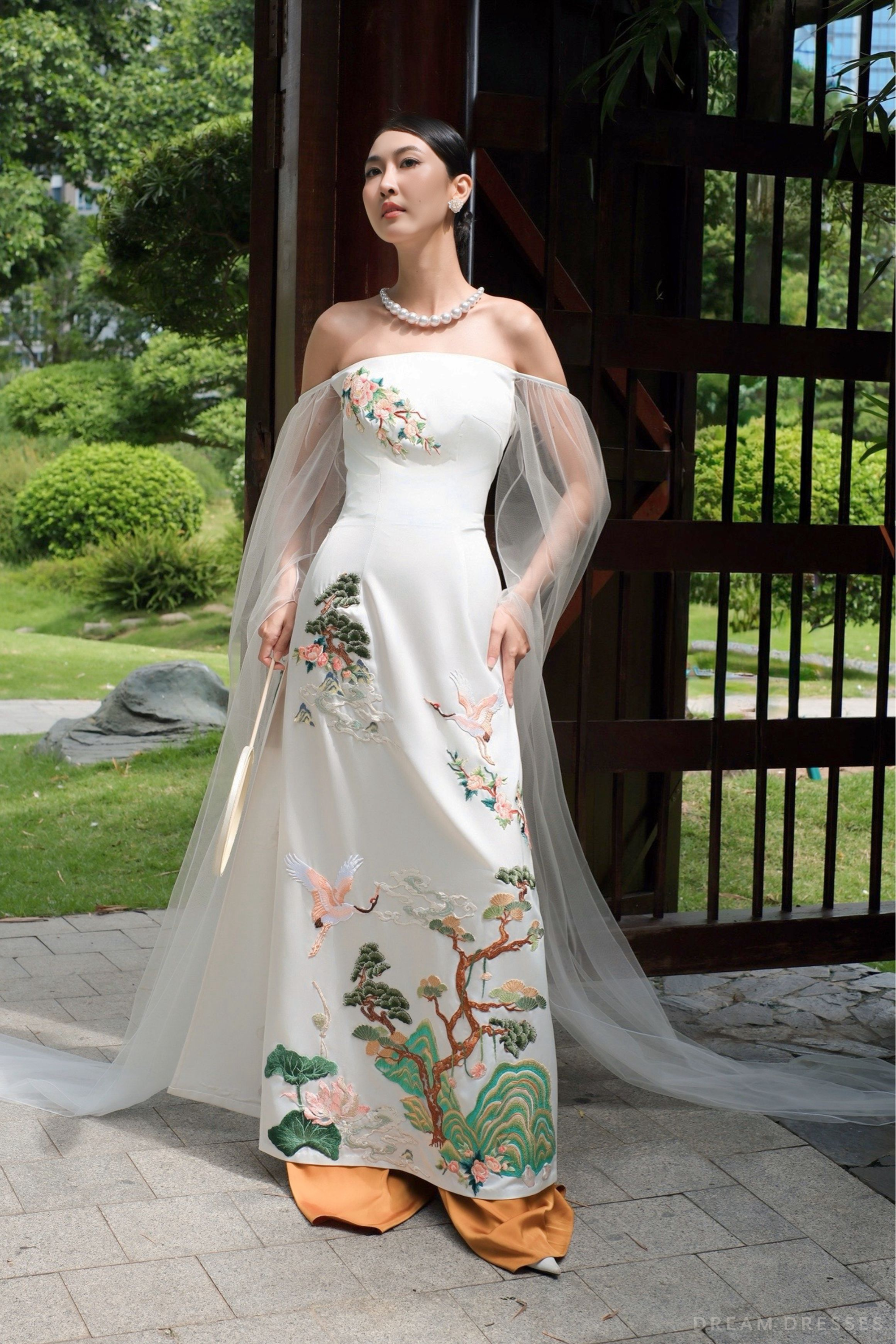 White Bridal Embroidery Ao Dai | Modern Vietnamese Bridal Dress (#ROYALINA)