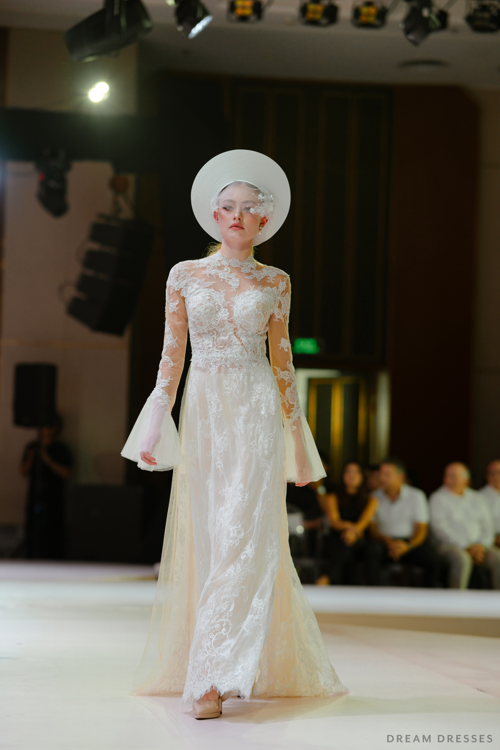 White Bridal Ao Dai | Modern Vietnamese Bridal Dress with French Lace (#AZURA)