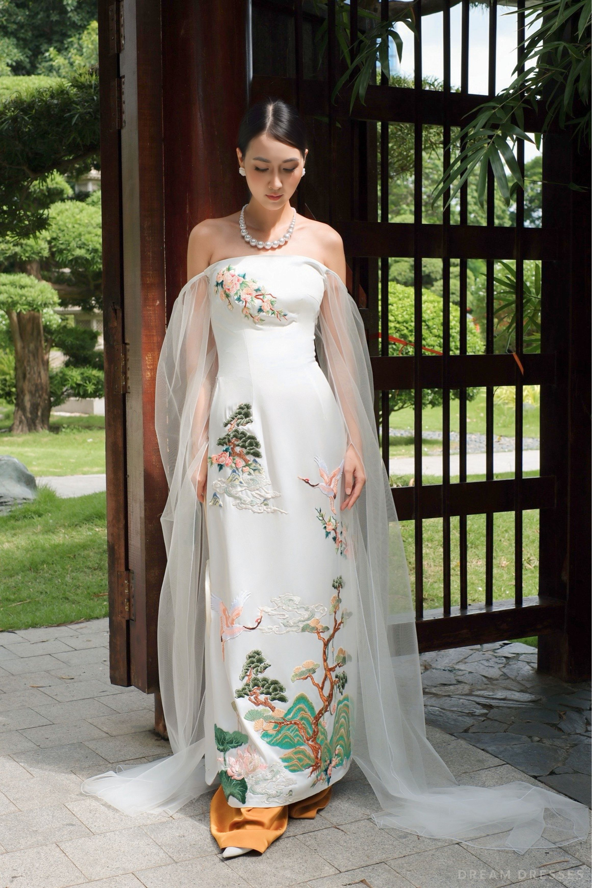 White Bridal Embroidery Ao Dai | Modern Vietnamese Bridal Dress (#ROYALINA)